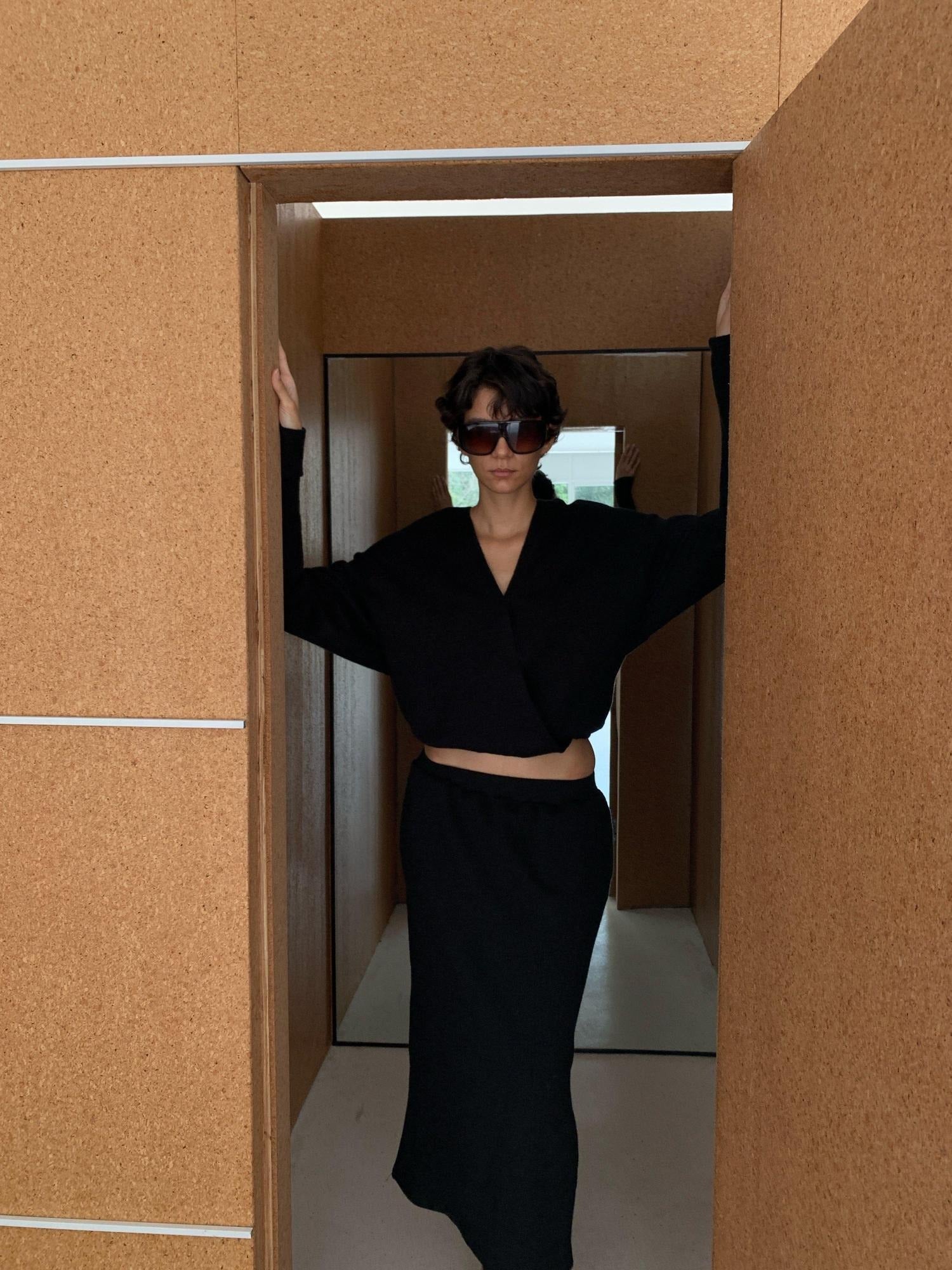 BUZHOU Chic Two Piece Knit Long Sleeve V-neck Cleanfit Women Black Maxi Sweater Sets