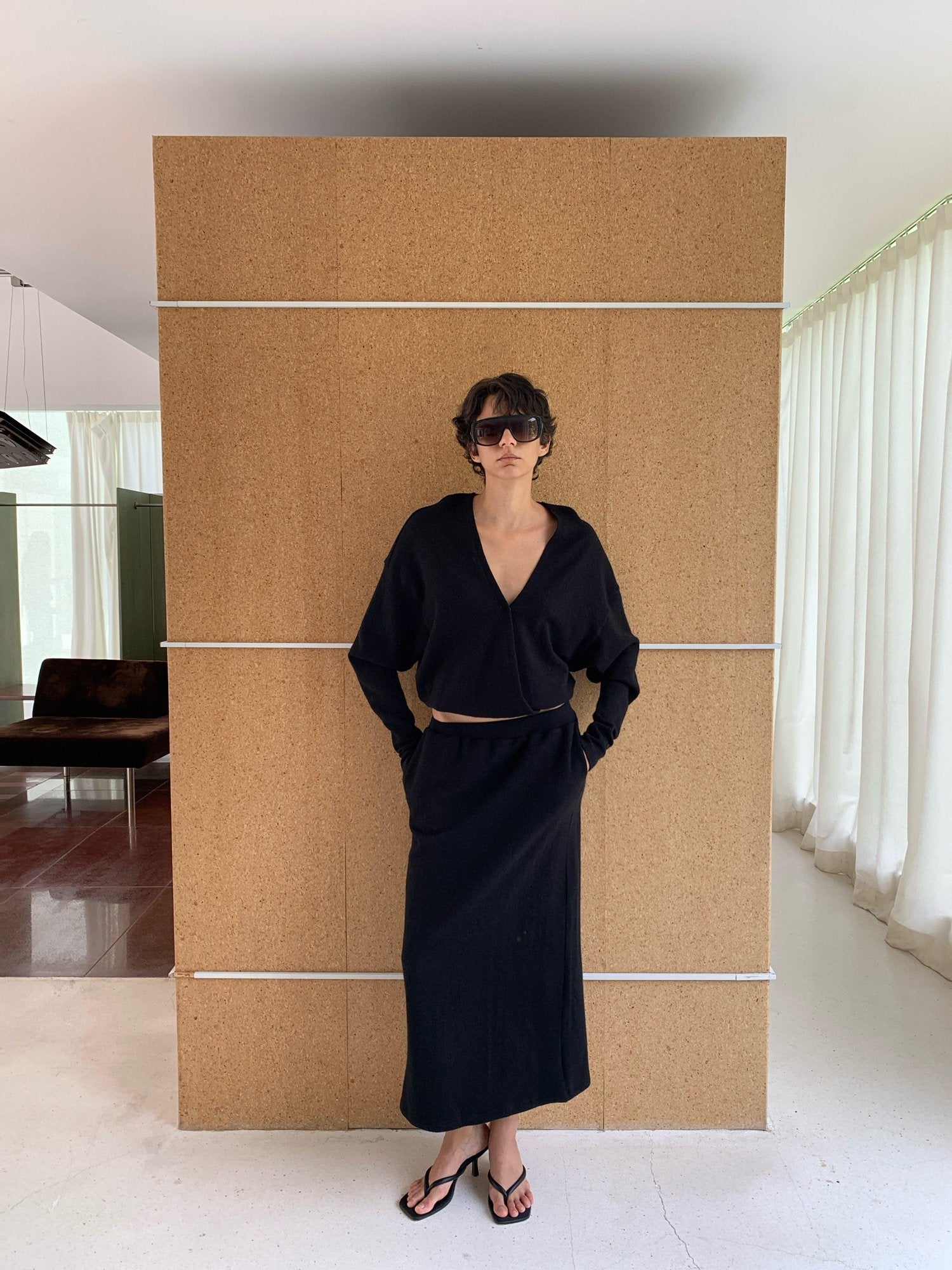 BUZHOU Chic Two Piece Knit Long Sleeve V-neck Cleanfit Women Black Maxi Sweater Sets