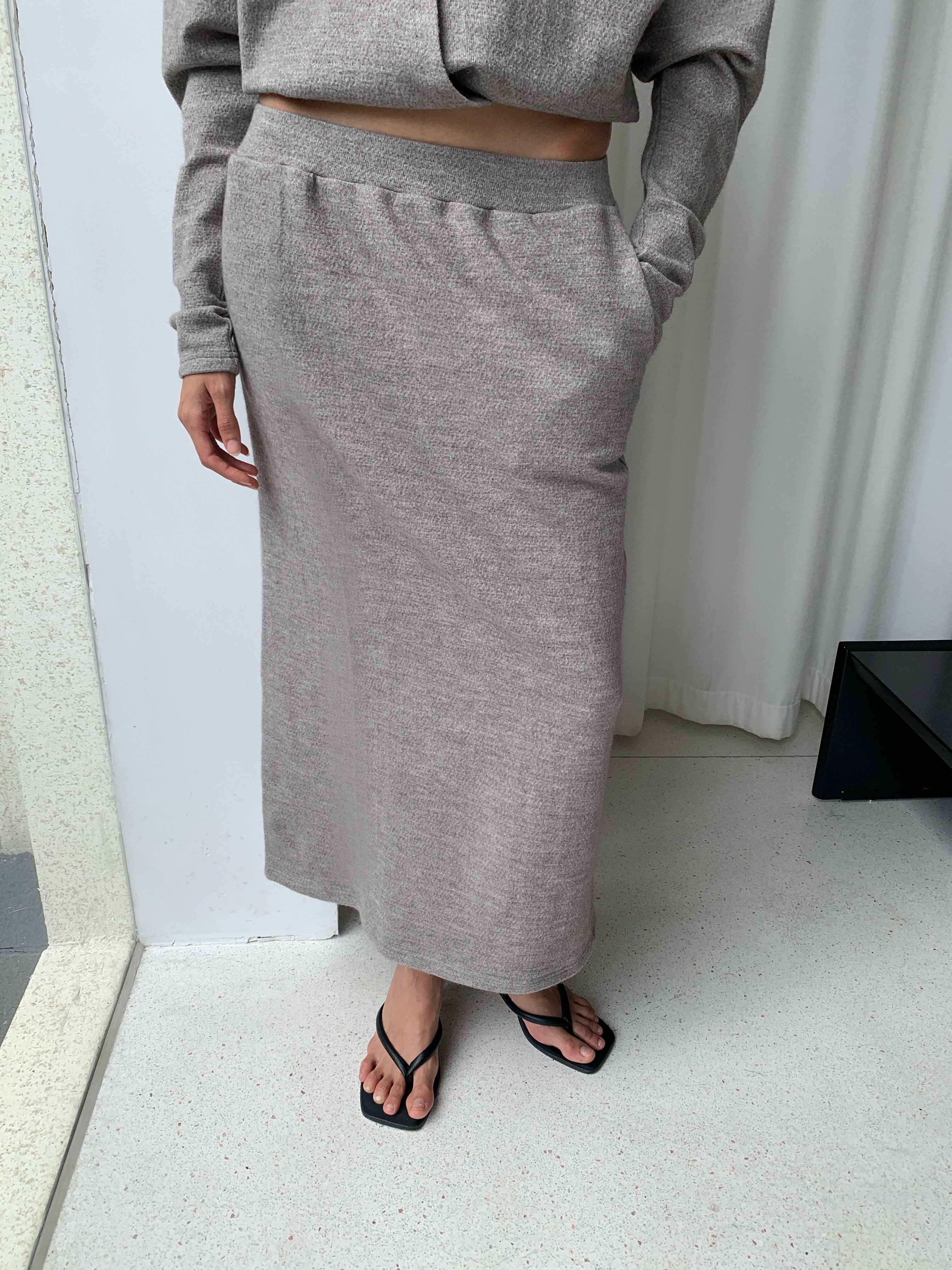 BUZHOU_Cozy_Knit_Two_Piece_V-neck_Long_Sleeve_Cleanfit_Women_Gray_Skirt_Sweater_Sets_MISSTT