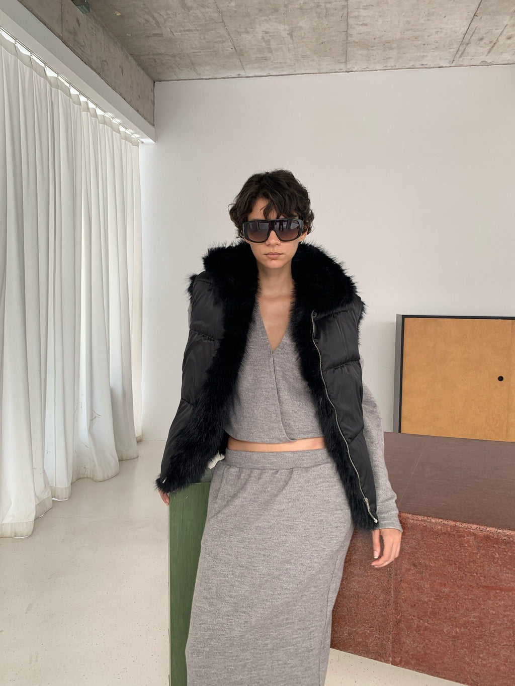 BUZHOU Cozy Knit Two Piece V-neck Long Sleeve Cleanfit Women Gray Skirt Sweater Sets
