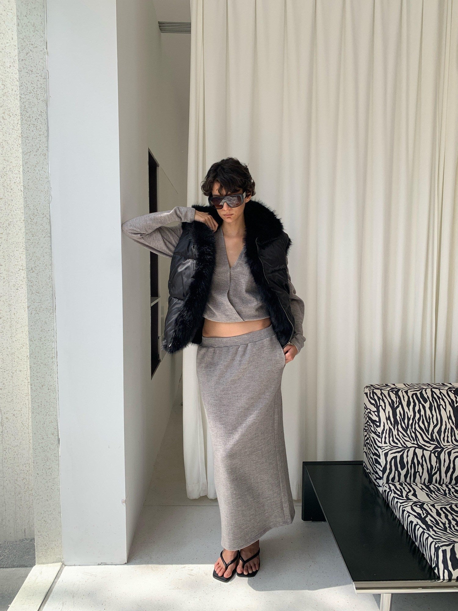 BUZHOU Cozy Knit Two Piece V-neck Long Sleeve Cleanfit Women Gray Skirt Sweater Sets