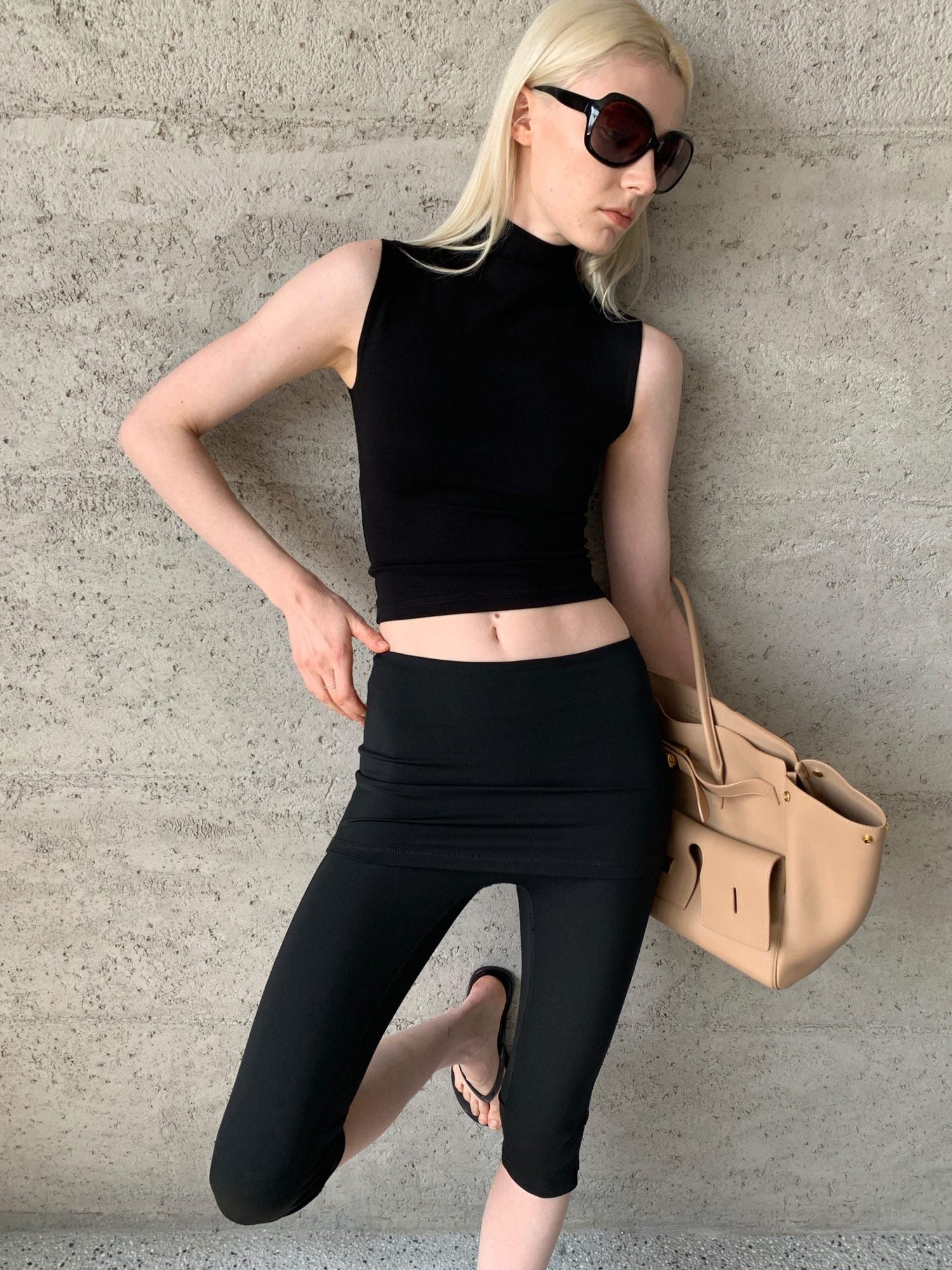 BUZHOU High Stretch Cotton Blend Slim Fit Black Skort Style Mid-Length Shorts