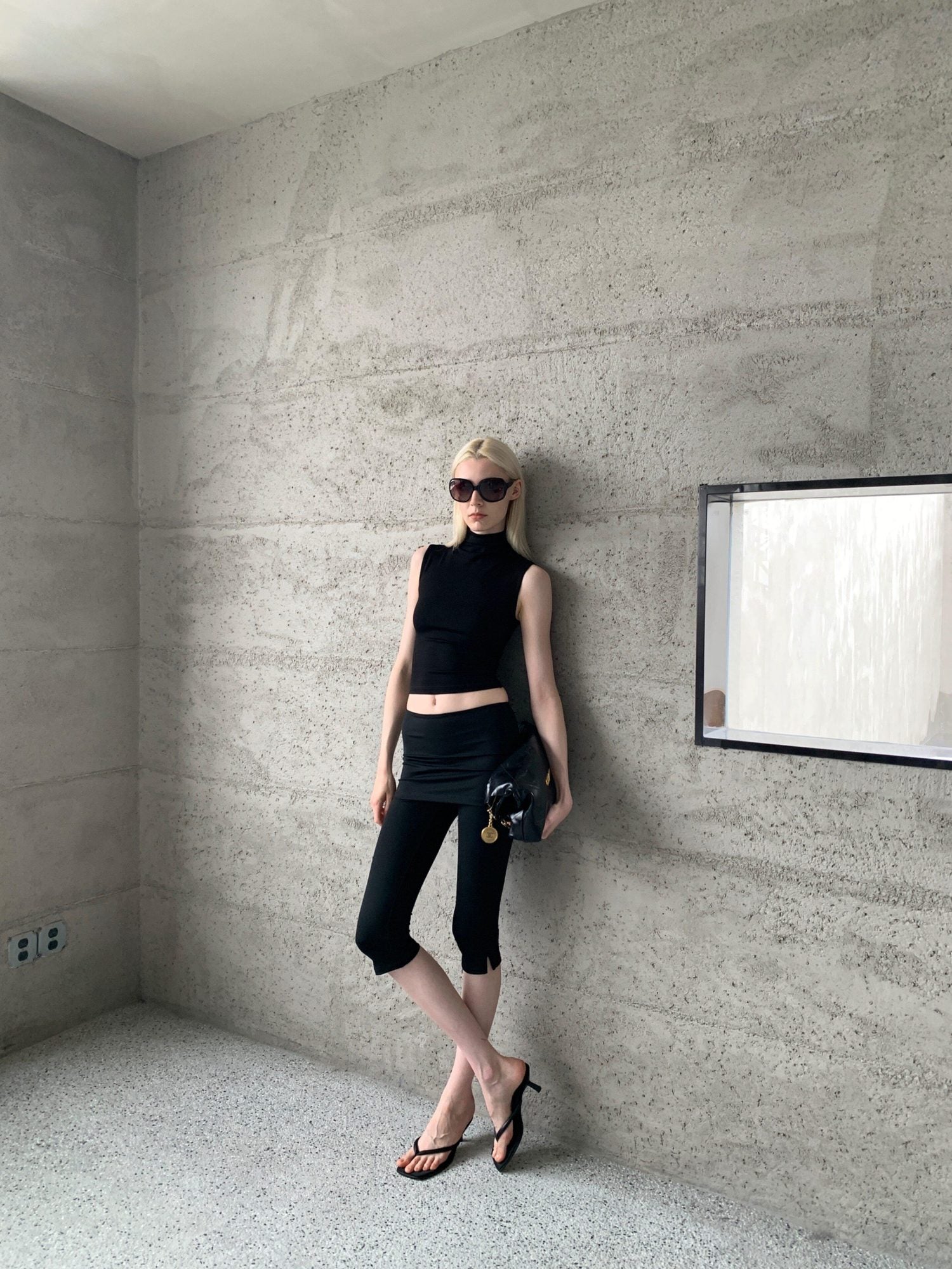 BUZHOU High Stretch Cotton Blend Slim Fit Black Skort Style Mid-Length Shorts