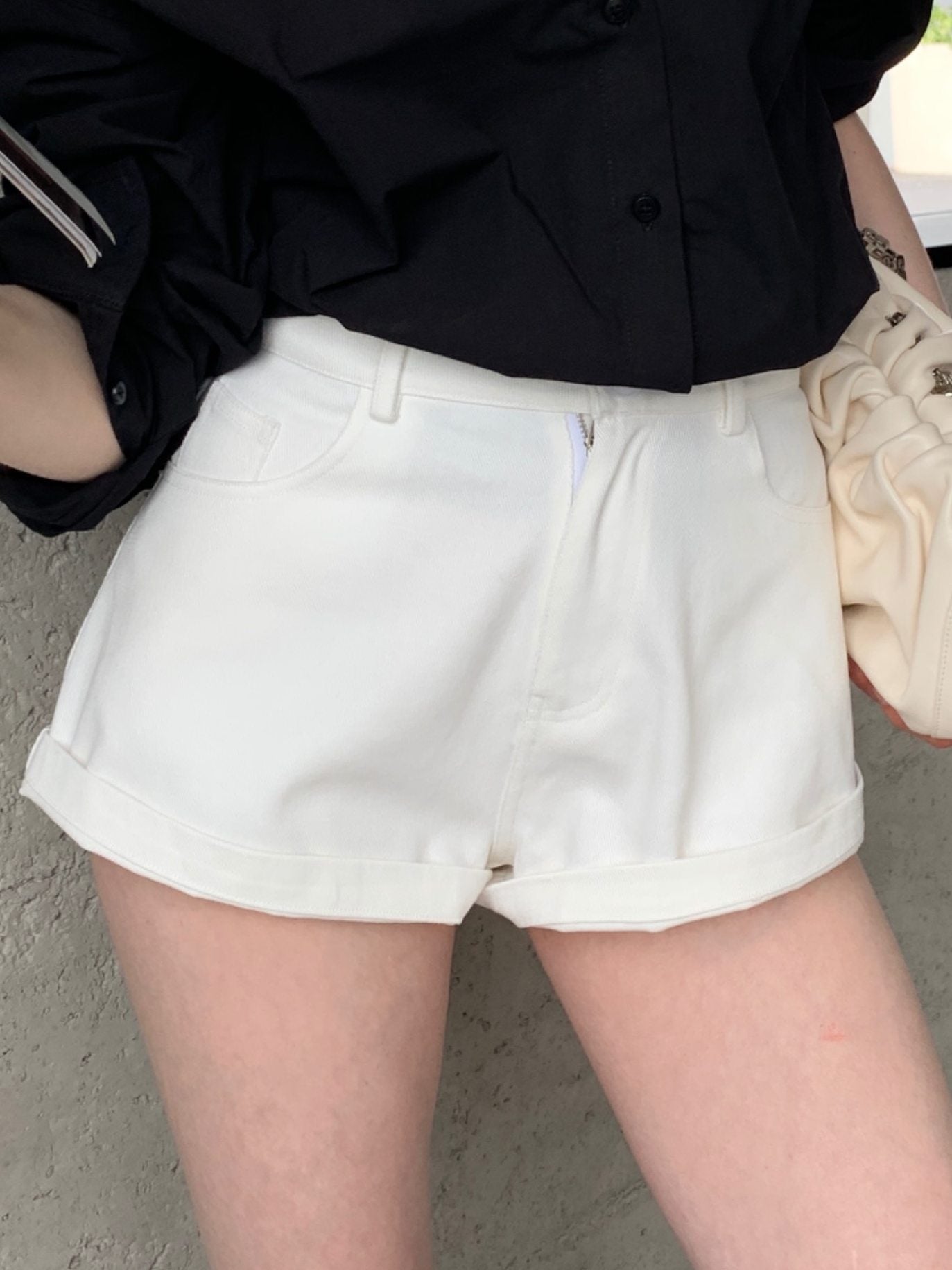BUZHOU_High_Waist_Cotton_Clean_Fit_Wide_Leg_Women_Black_White_Short_Denim_Shorts_MISSTT