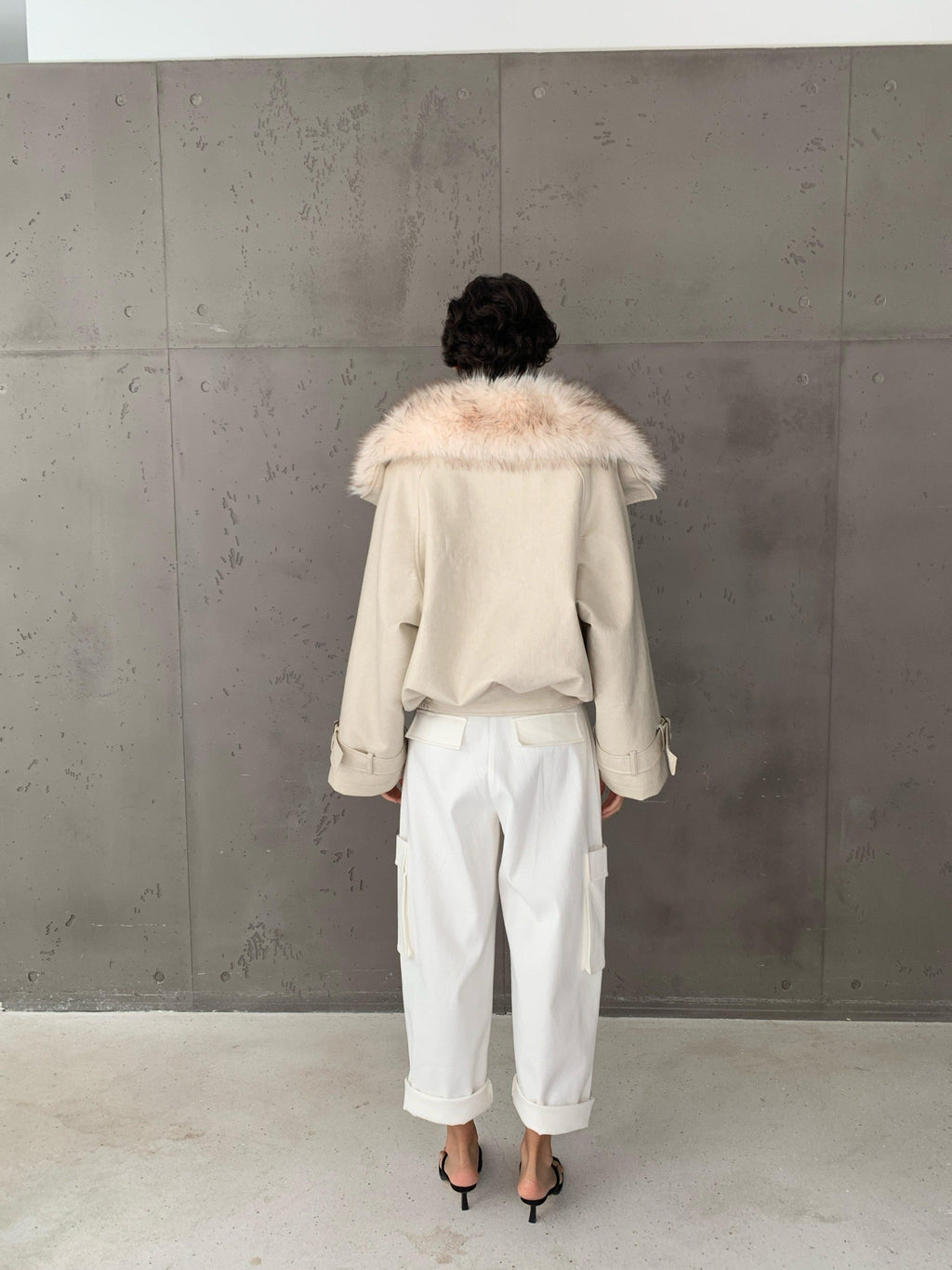 BUZHOU Plush Lined Pu Leather Hooded Relaxed Commuter Beige Fur Collar Faux Fur Coats