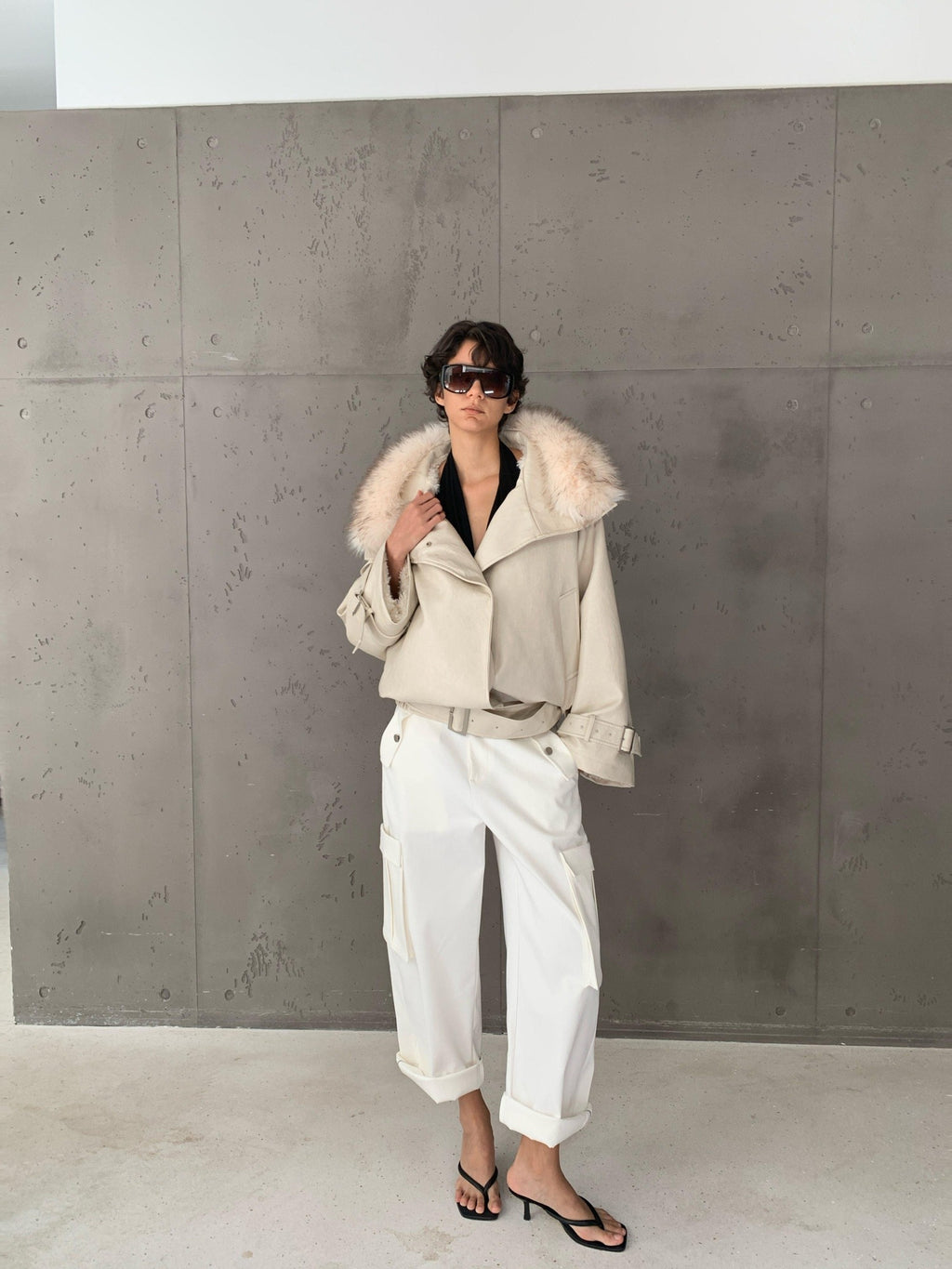 BUZHOU Plush Lined Pu Leather Hooded Relaxed Commuter Beige Fur Collar Faux Fur Coats