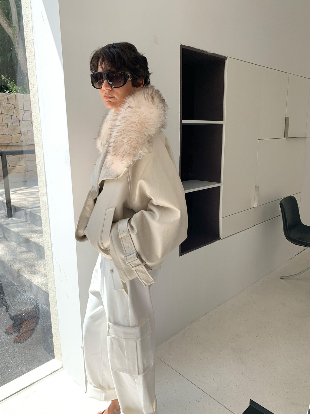 BUZHOU Plush Lined Pu Leather Hooded Relaxed Commuter Beige Fur Collar Faux Fur Coats