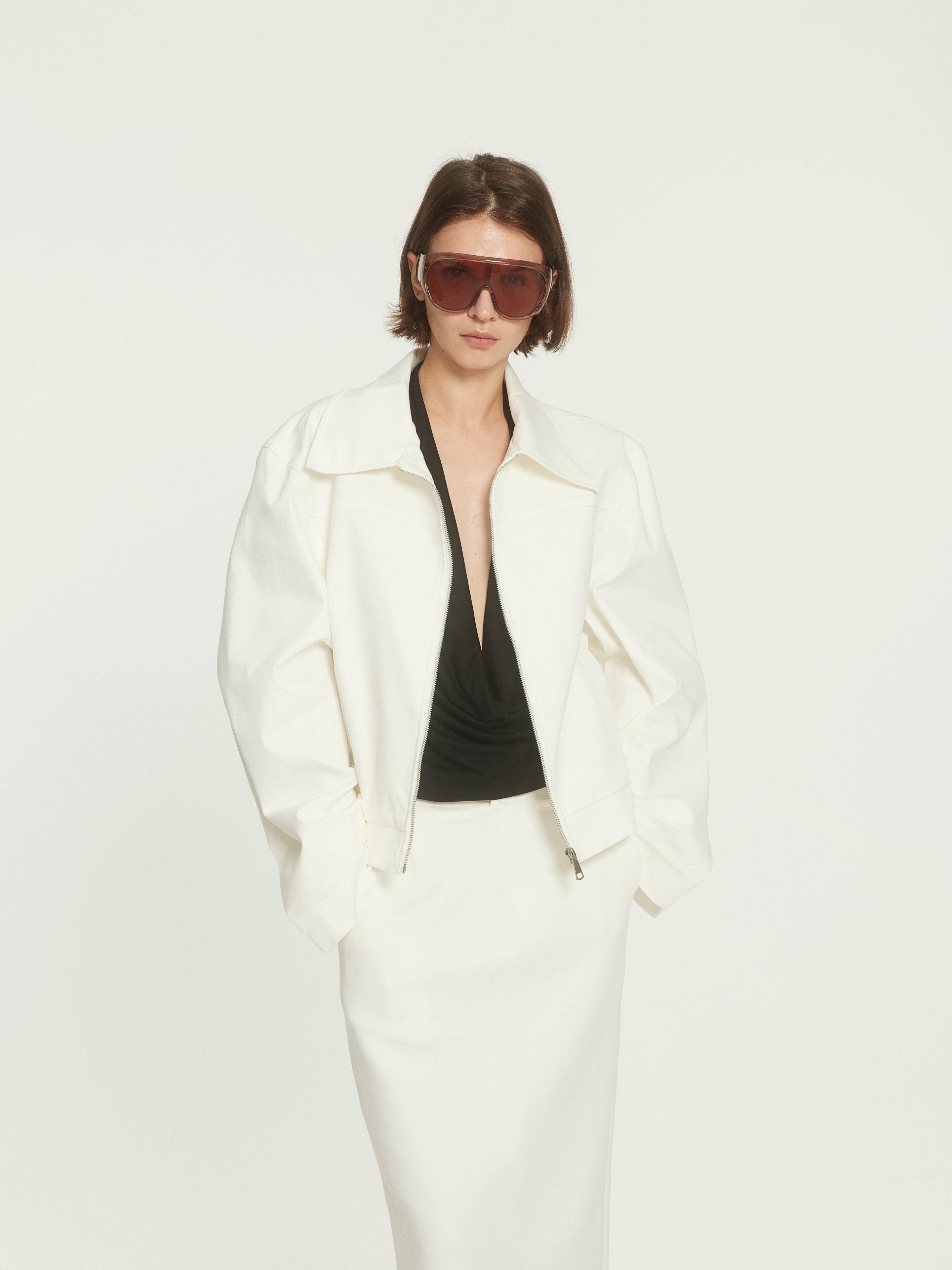 BUZHOU_Stretch_Cotton_Loose_Fit_Lapel_Zip_Short_White_Wide_Shoulder_Cropped_Jackets_MISSTT