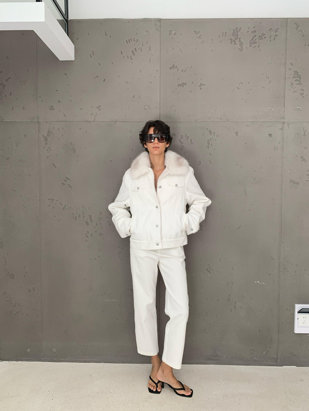 BUZHOU Warm Faux Fur Collar Standard Fit Unisex Youth White Classic Puffer Jackets