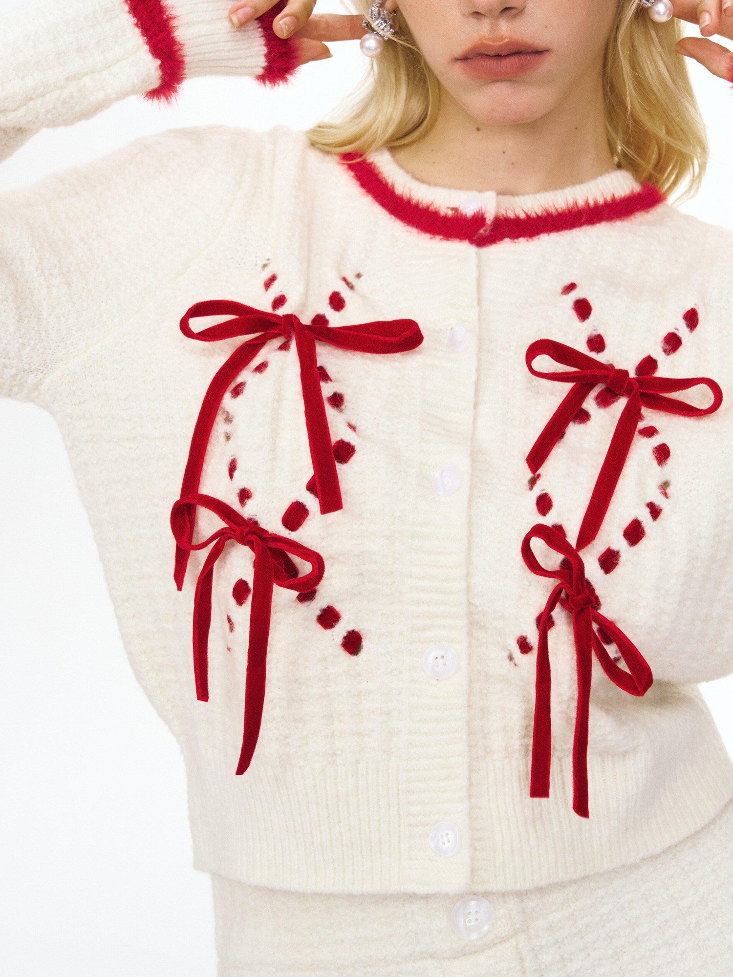 DeleteEx Cute Velvet Bow Slim Fit Round Neck Long Sleeve Women Knit Cardigans