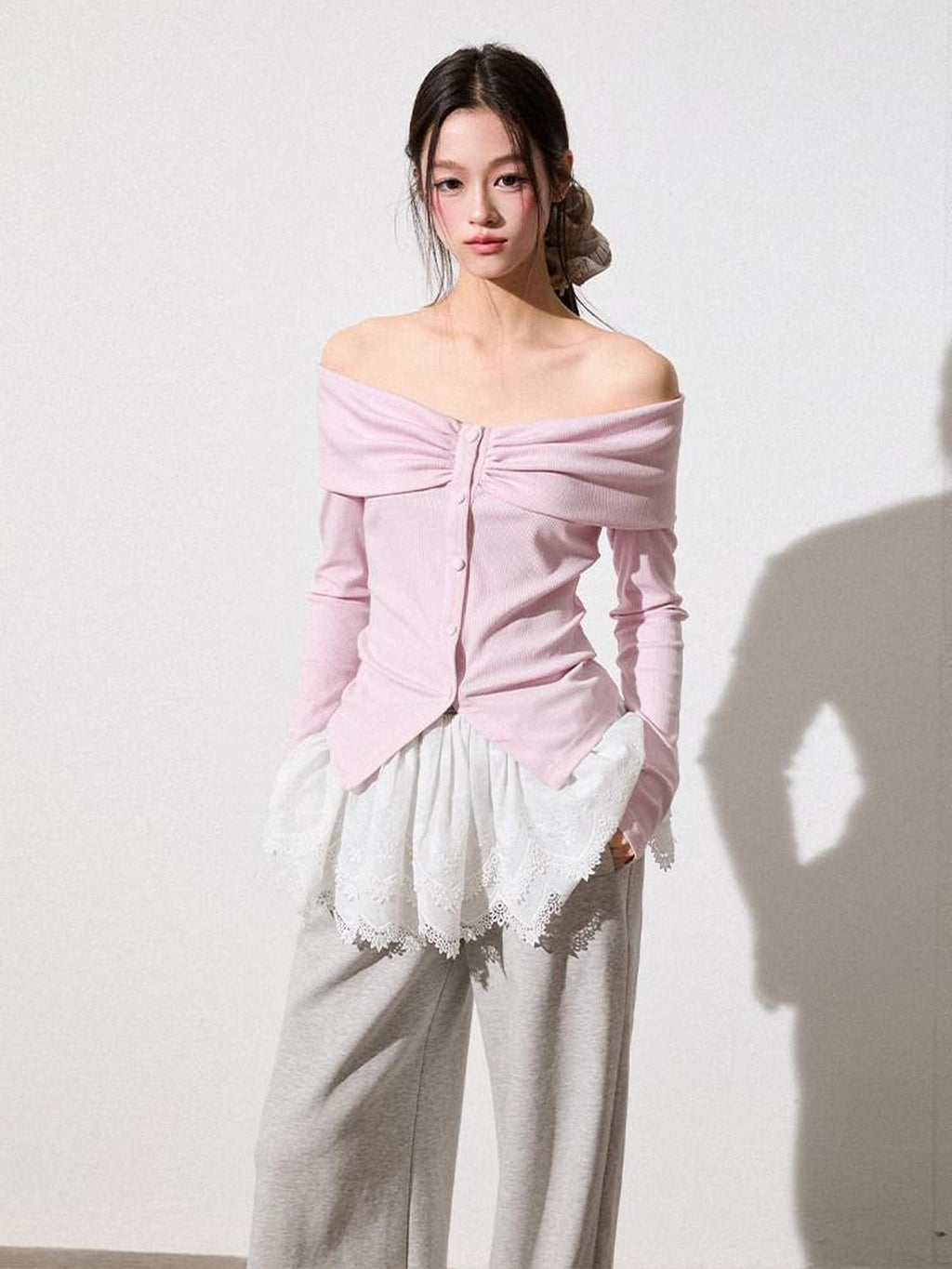 Luamoss Simple Sweet Straight Leg Lace Trim Pleated Loose Fit Ivory Gray Chinos