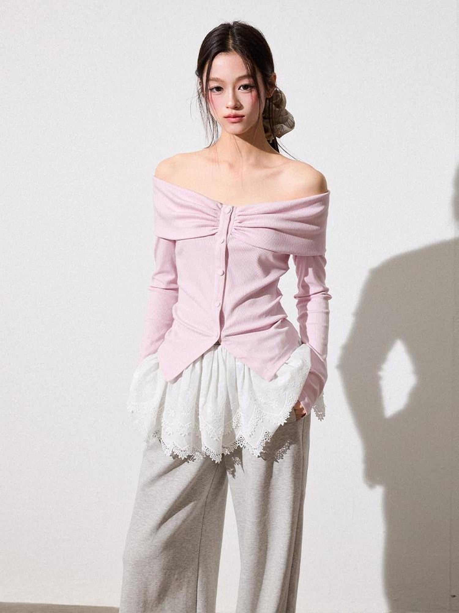 Luamoss Simple Sweet Straight Leg Lace Trim Pleated Loose Fit Ivory Gray Chinos