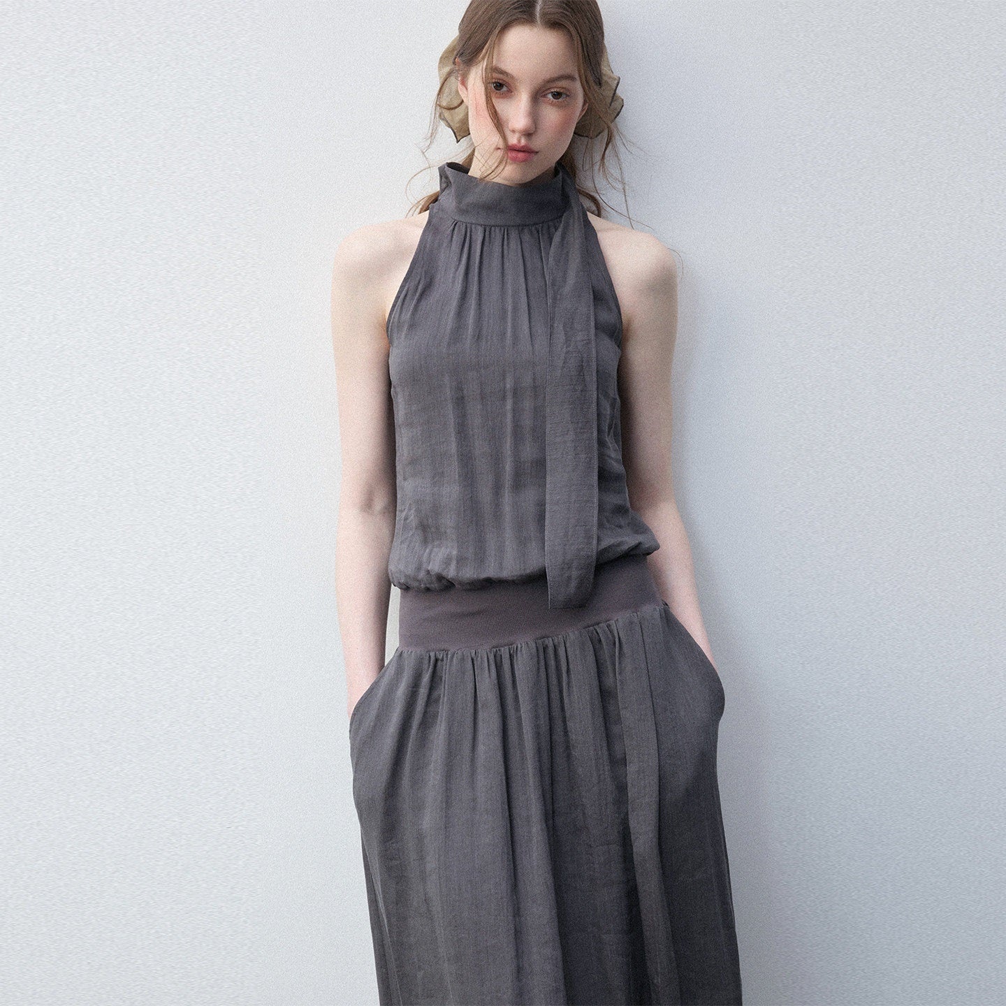 Luamoss_Viscose_Ramie_Blend_Pleated_Flared_High_Neck_Sleeveless_Casual_Gray_Maxi_Dresses_MISSTT