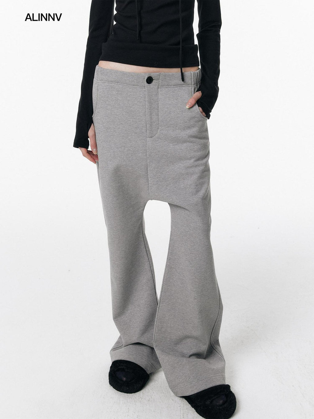 ALINNVSTUDIO Asymmetric Versatile Slight Flare Slim Natural Waist Casual Sweatpants