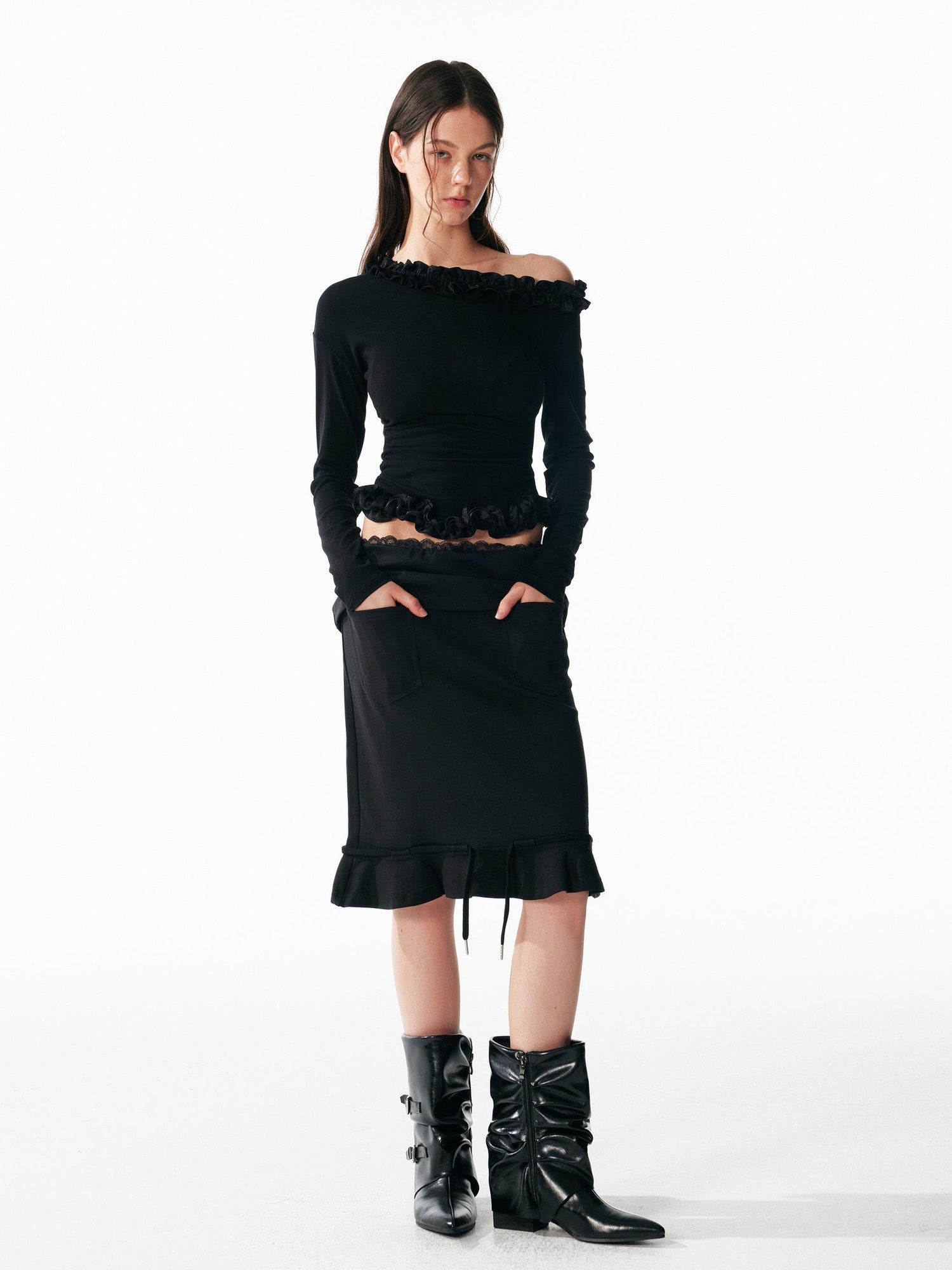 ALINNVSTUDIO Slim Cleanfit Lace Asymmetric Neck Women Black Long Sleeve T-Shirts