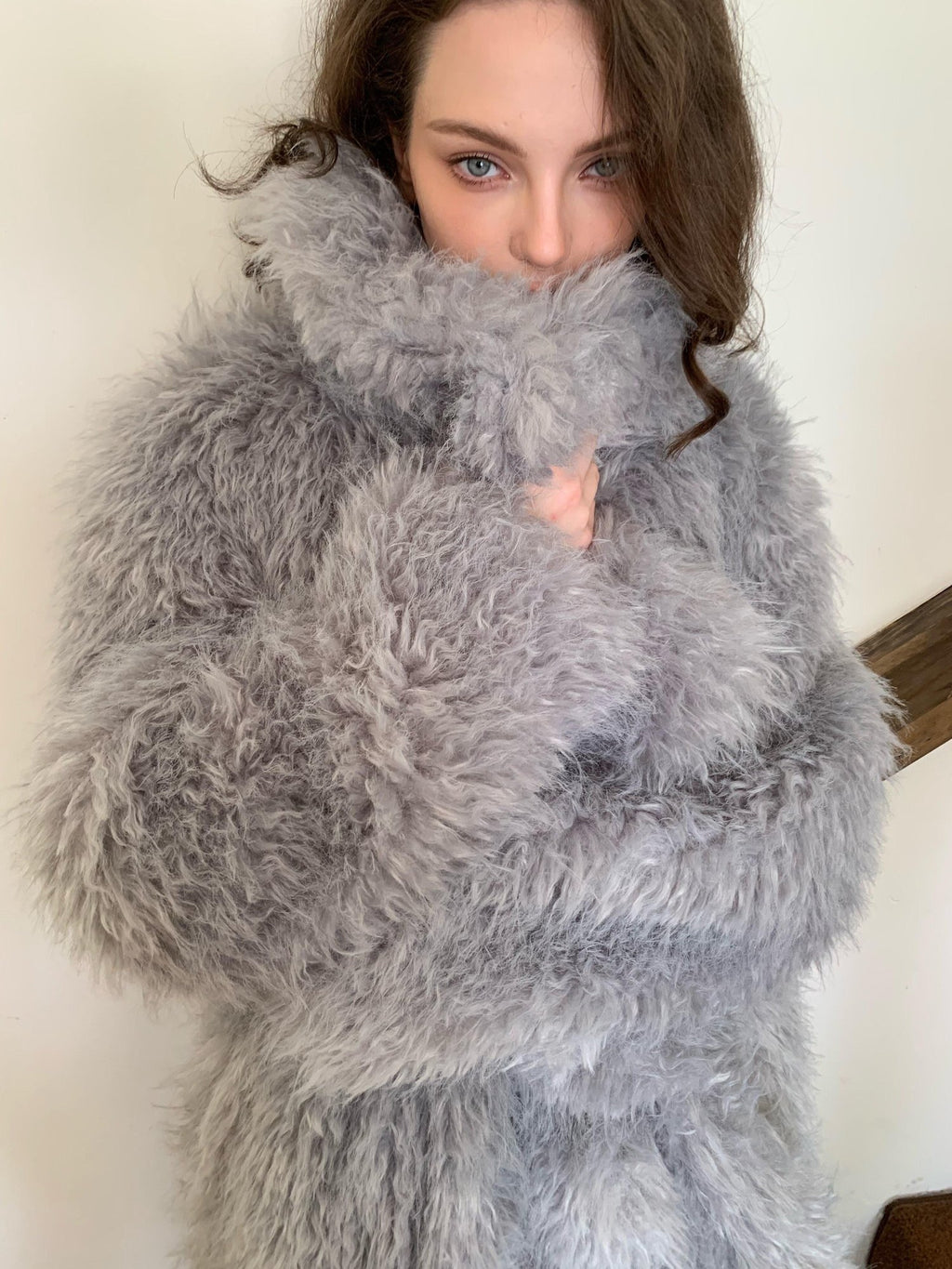 BUZHOU Luxurious Plush Fox Inspired Round Neck Longline Gray S M L Faux Fur Coats