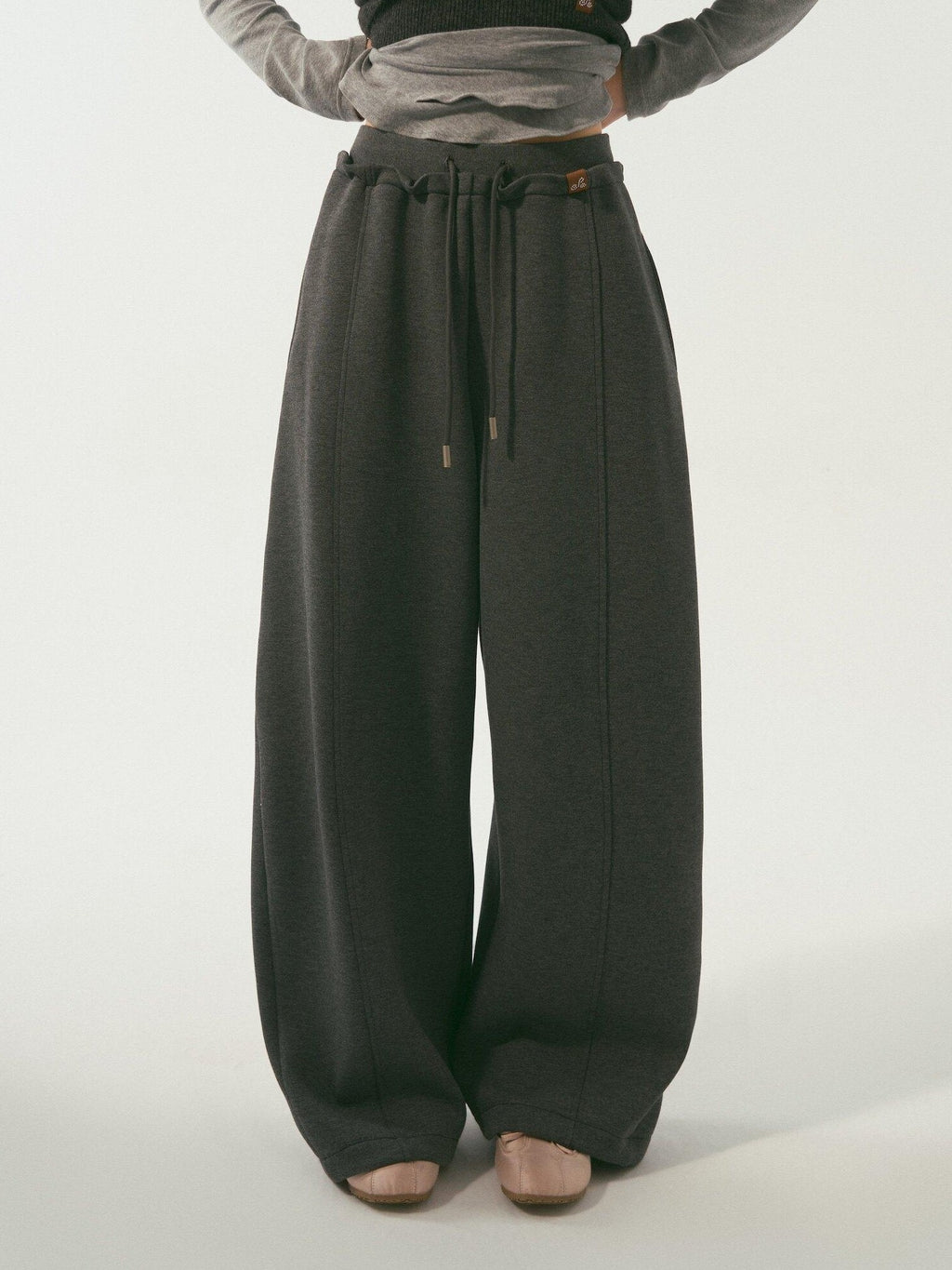 SOMESOWE Pocketed Drawstring Relaxed Curved Leg Women Poly Cotton Sweatpants