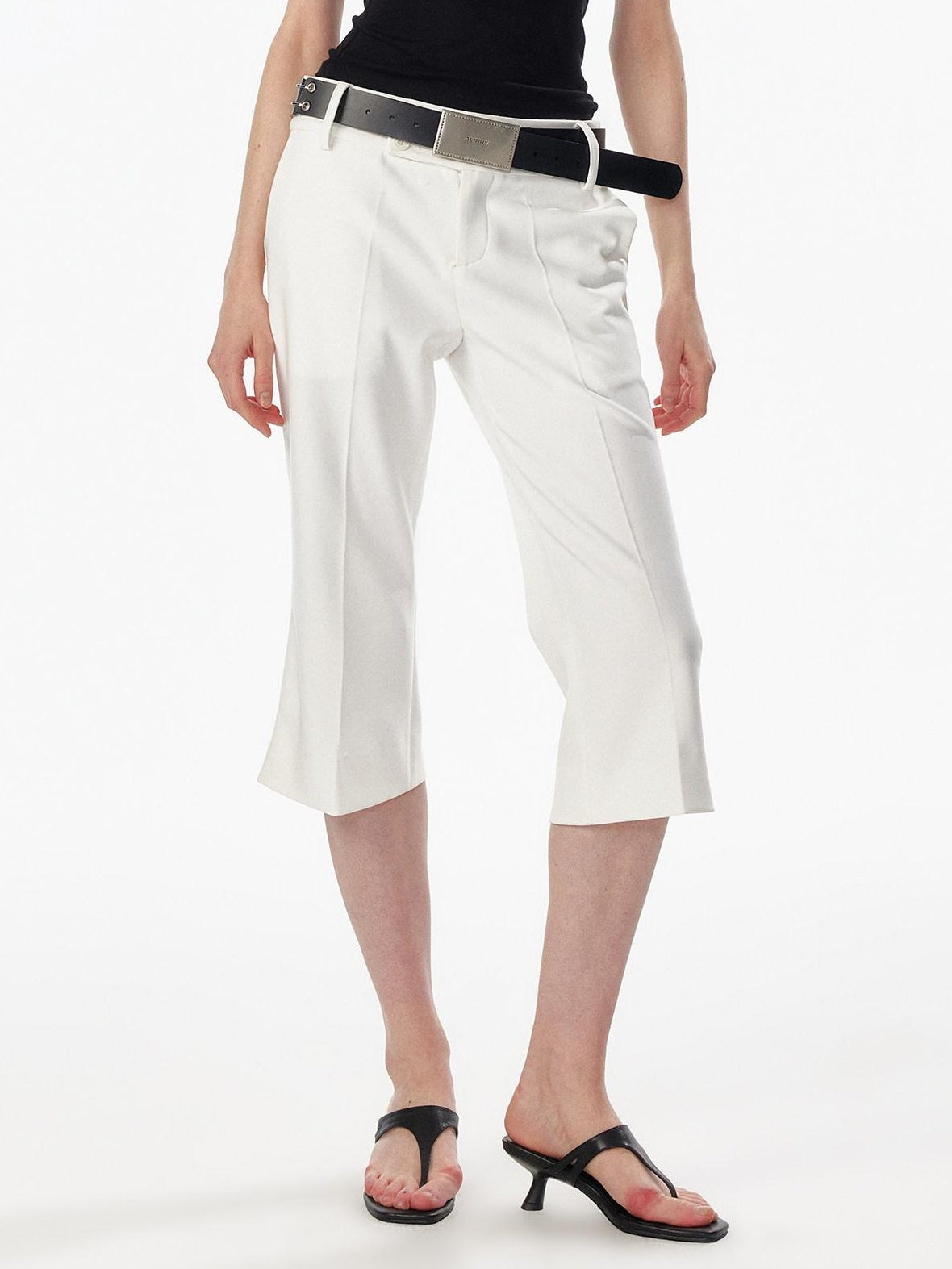 ALINNVSTUDIO Low Waist Button Detail Slim Side Slit Womens Polyester Mid-Length Shorts