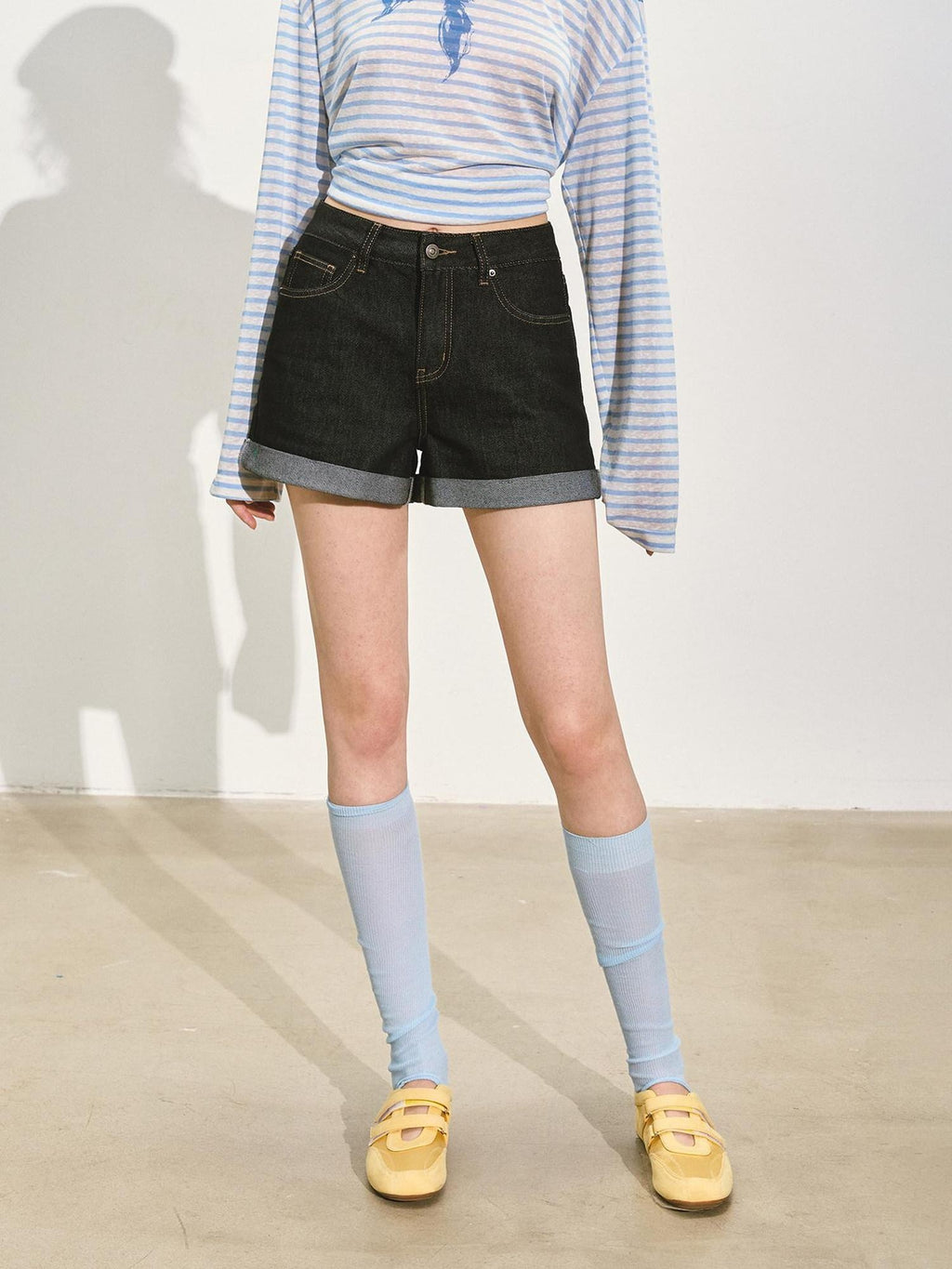 SOMESOWE Minimalist Straight Natural Waist Button Fly Deep Blue Stretch Denim Shorts