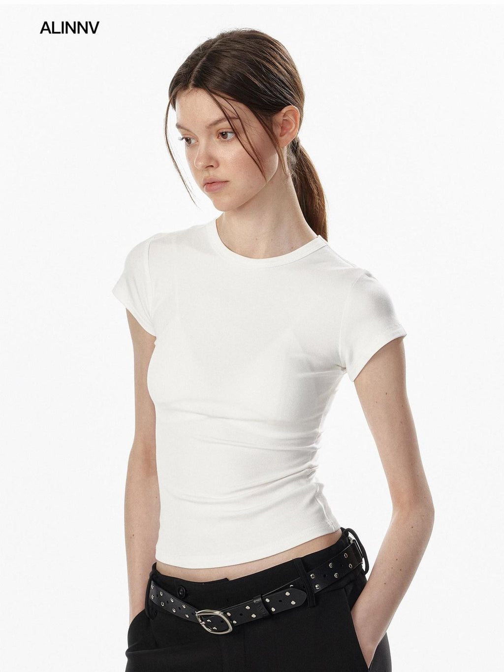 ALINNVSTUDIO Light Cleanfit Slim Crew Neck Short Sleeve Womens Cropped Tee Basic Crop Tops