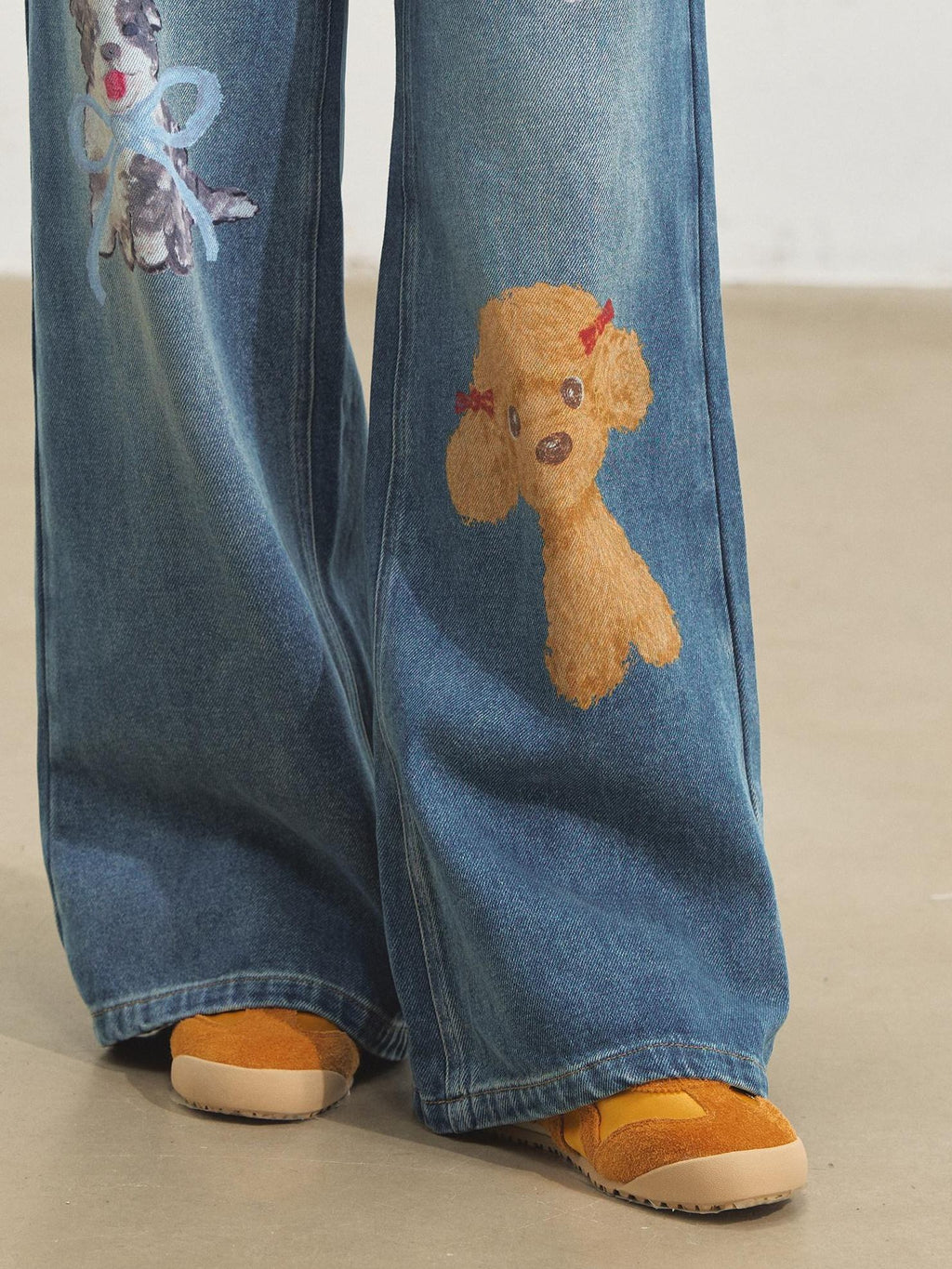 SOMESOWE Cartoon Blue Cotton Natural Waist Pocket Slight Stretch Women Wide Leg Jeans