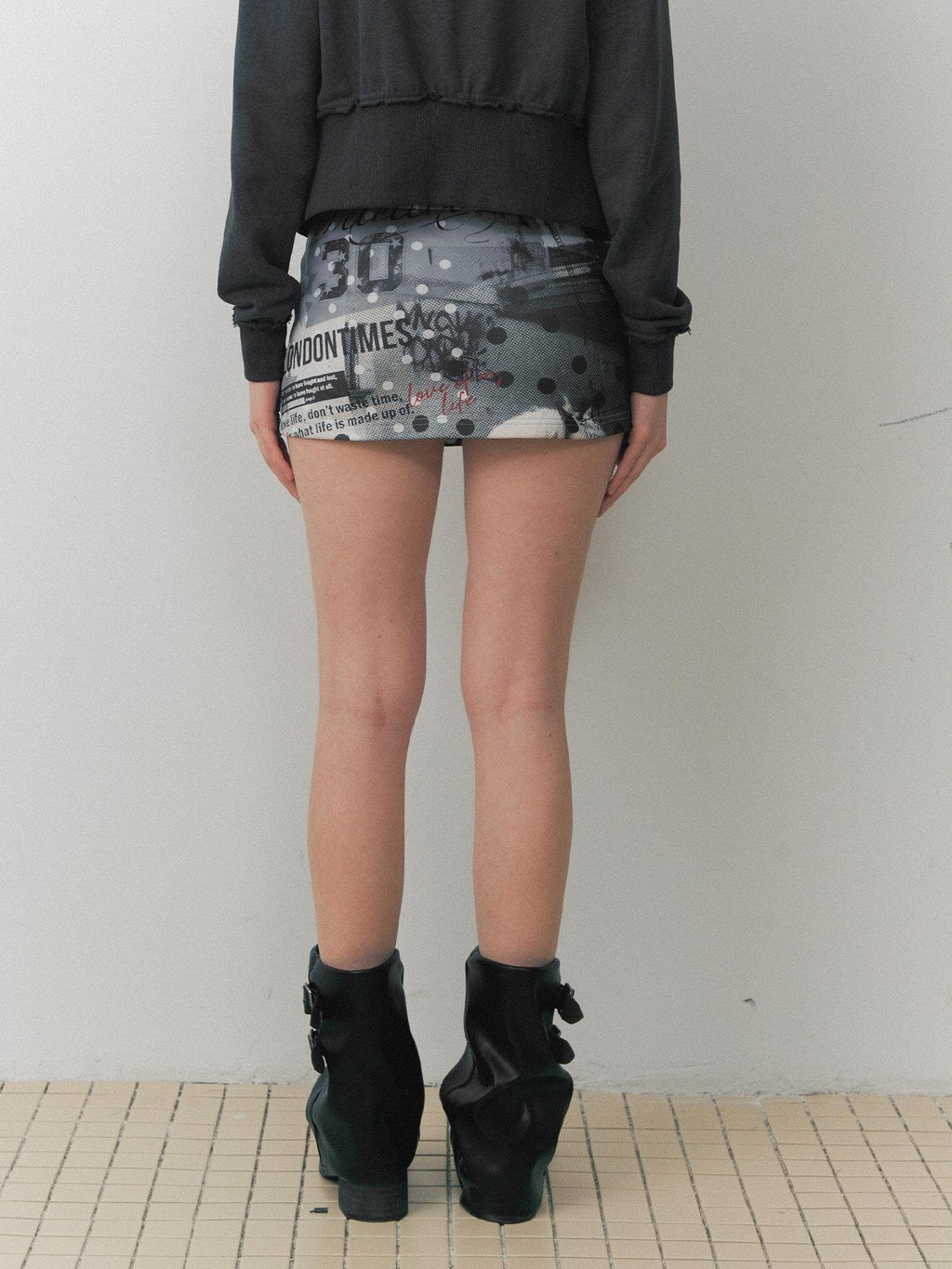 DeleteEx Flattering Low Waist Slim Fit Urban Cityscape Print Women Mini Skirts