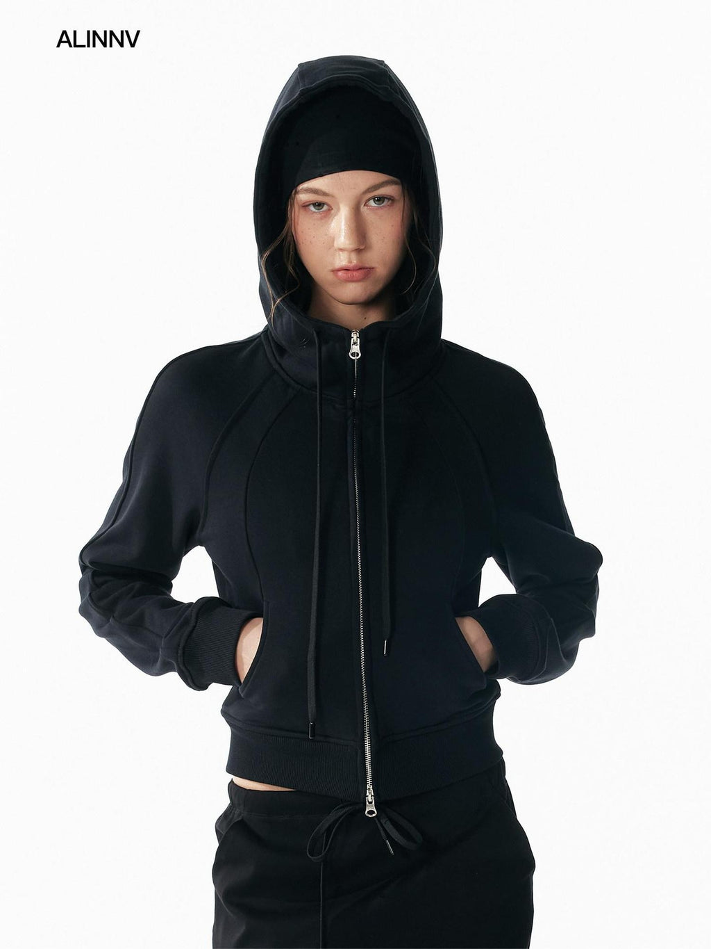 ALINNVSTUDIO Slim Fit Zip Up Cropped Hooded Streetwear Urban Solid Color Hoodie