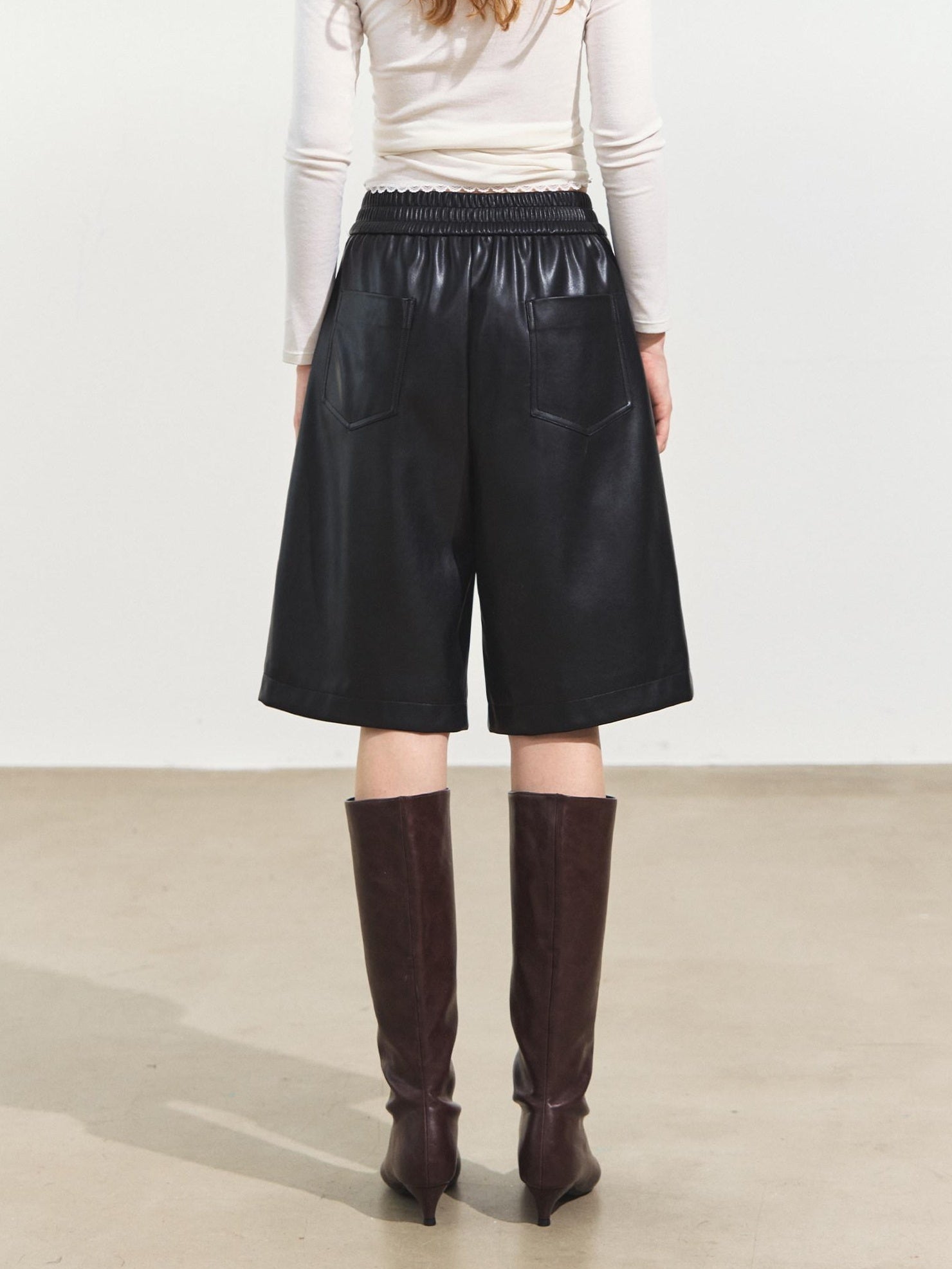 SOMESOWE Pu Leather High Waist Wide Leg Loose Fit Zip Fly Pocket Black Mid-Length Shorts