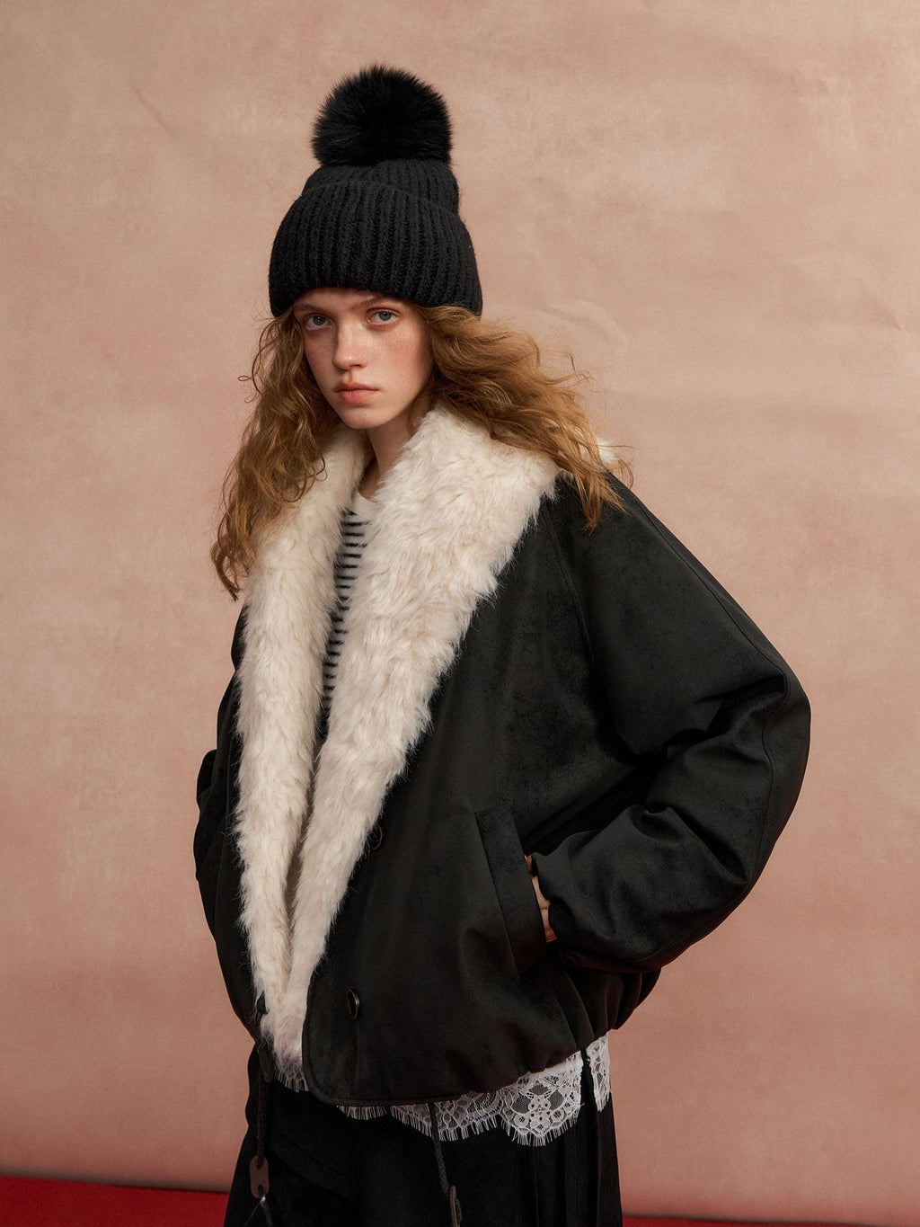 SOMESOWE 90 Percent Duck Down Short V-neck White Fur Collar Women Down Jackets