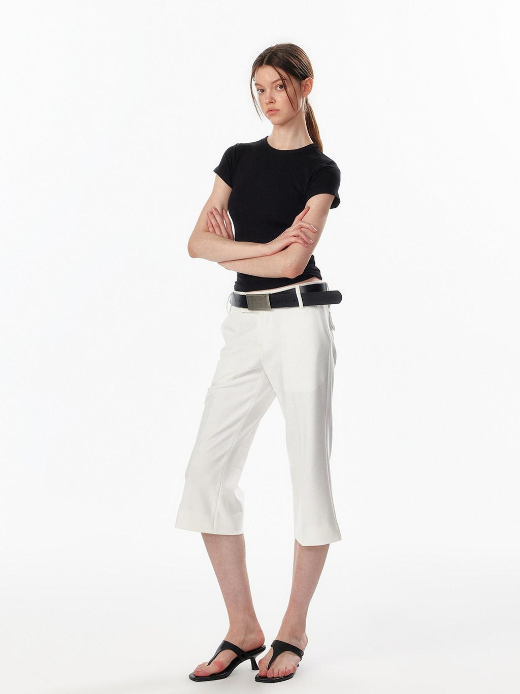 ALINNVSTUDIO Low Waist Button Detail Slim Side Slit Womens Polyester Mid-Length Shorts