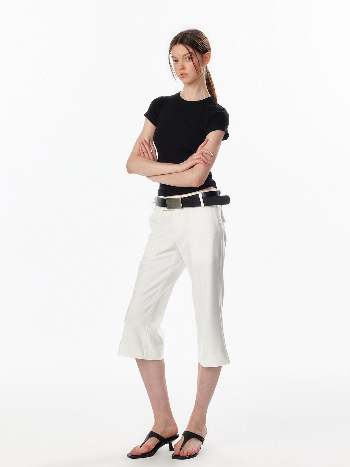 ALINNVSTUDIO Low Waist Button Detail Slim Side Slit Womens Polyester Mid-Length Shorts