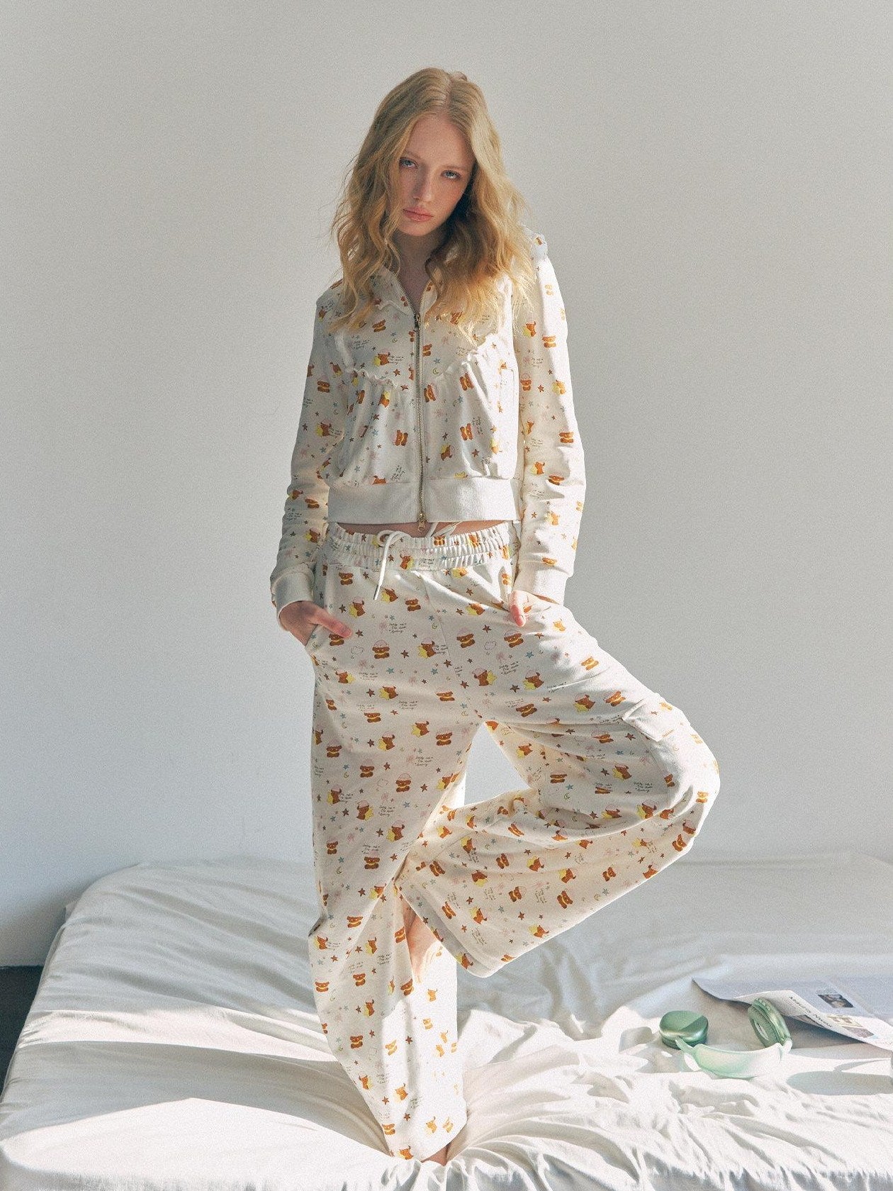 DeleteEx Asymmetrical Print Original Loose Fit Cargo Natural Waist Women Sweatpants