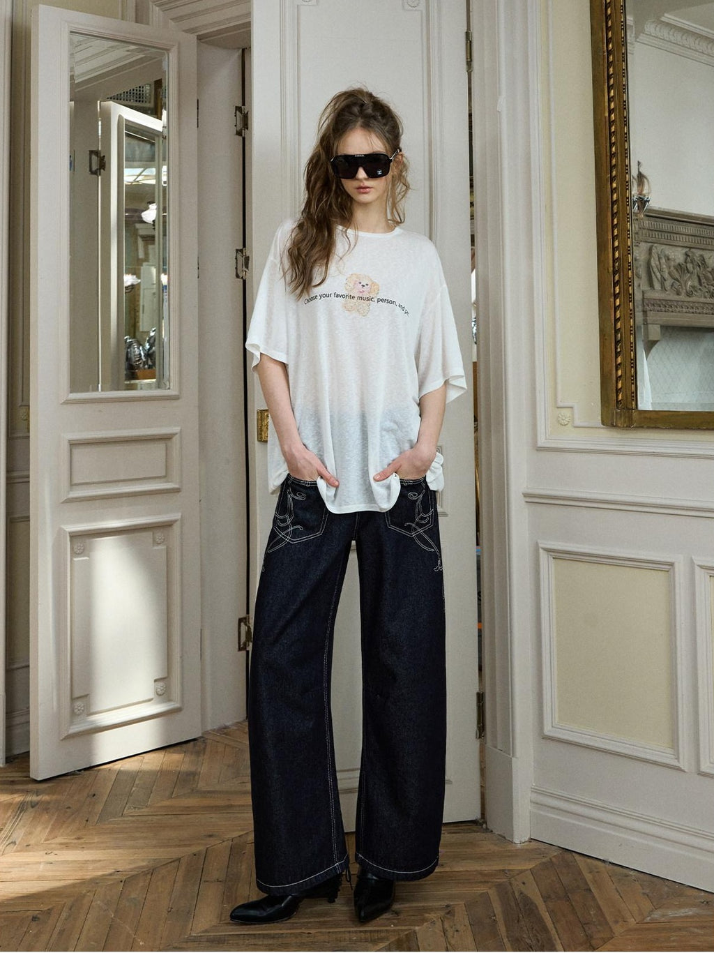 DeleteEx Embroidered Natural Waist Button Fly Micro Stretch Women Black Wide Leg Jeans