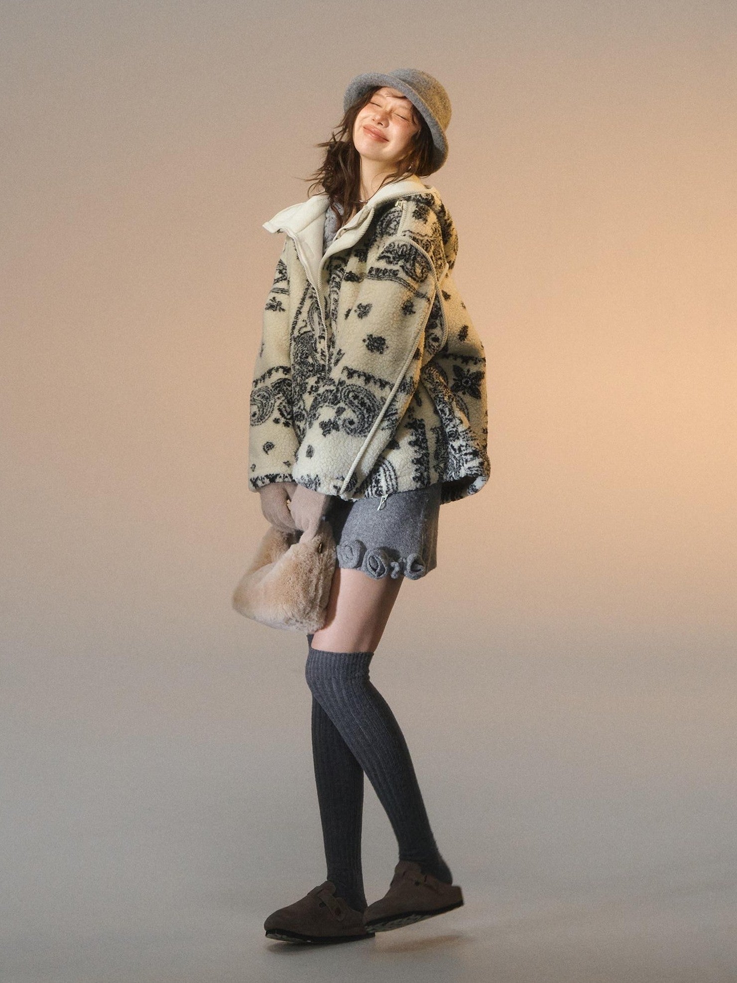 SOMESOWE Soft Fleece Warmth Casual Loose Fit Hooded Women Geometric Polyester Zip Jackets