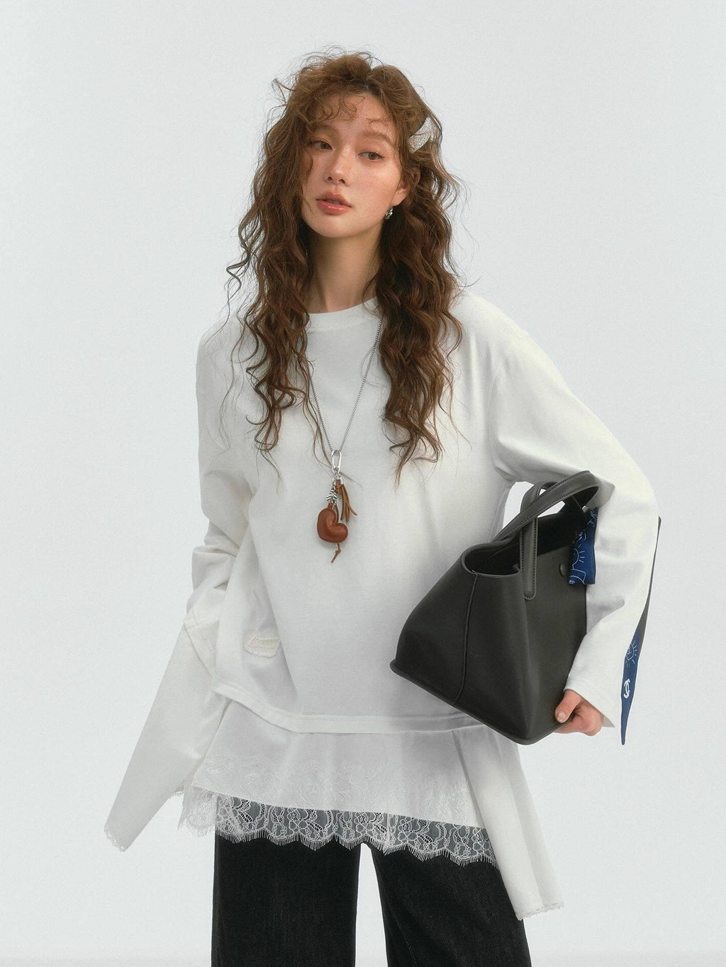 SOMESOWE Pu Spliced Details Loose Fit Office Workwear Women White Long Sleeve T-Shirts