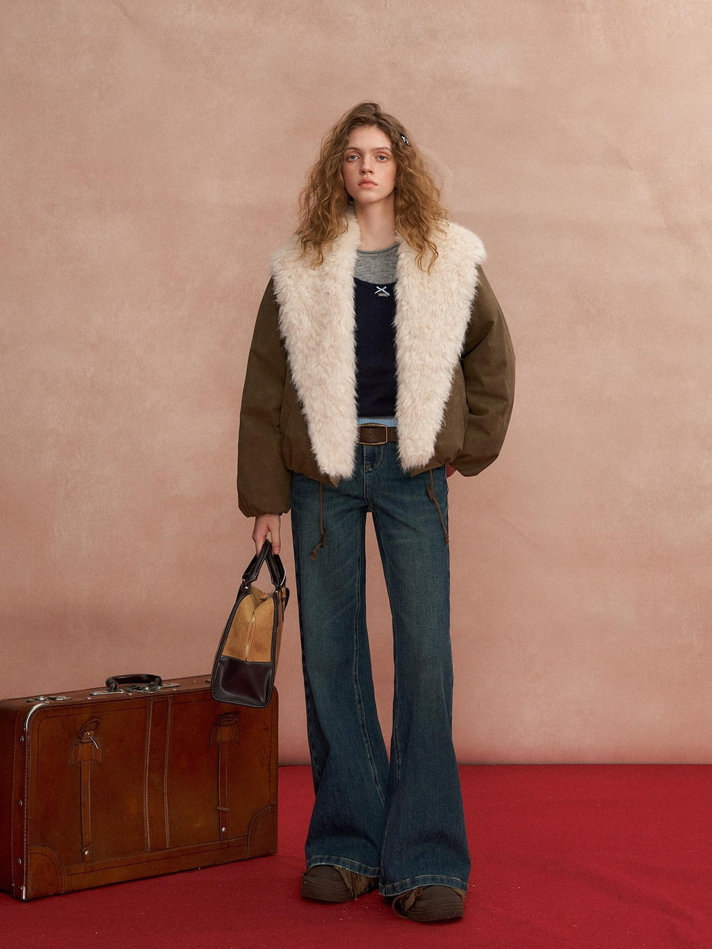 SOMESOWE 90 Percent Duck Down Short V-neck White Fur Collar Women Down Jackets