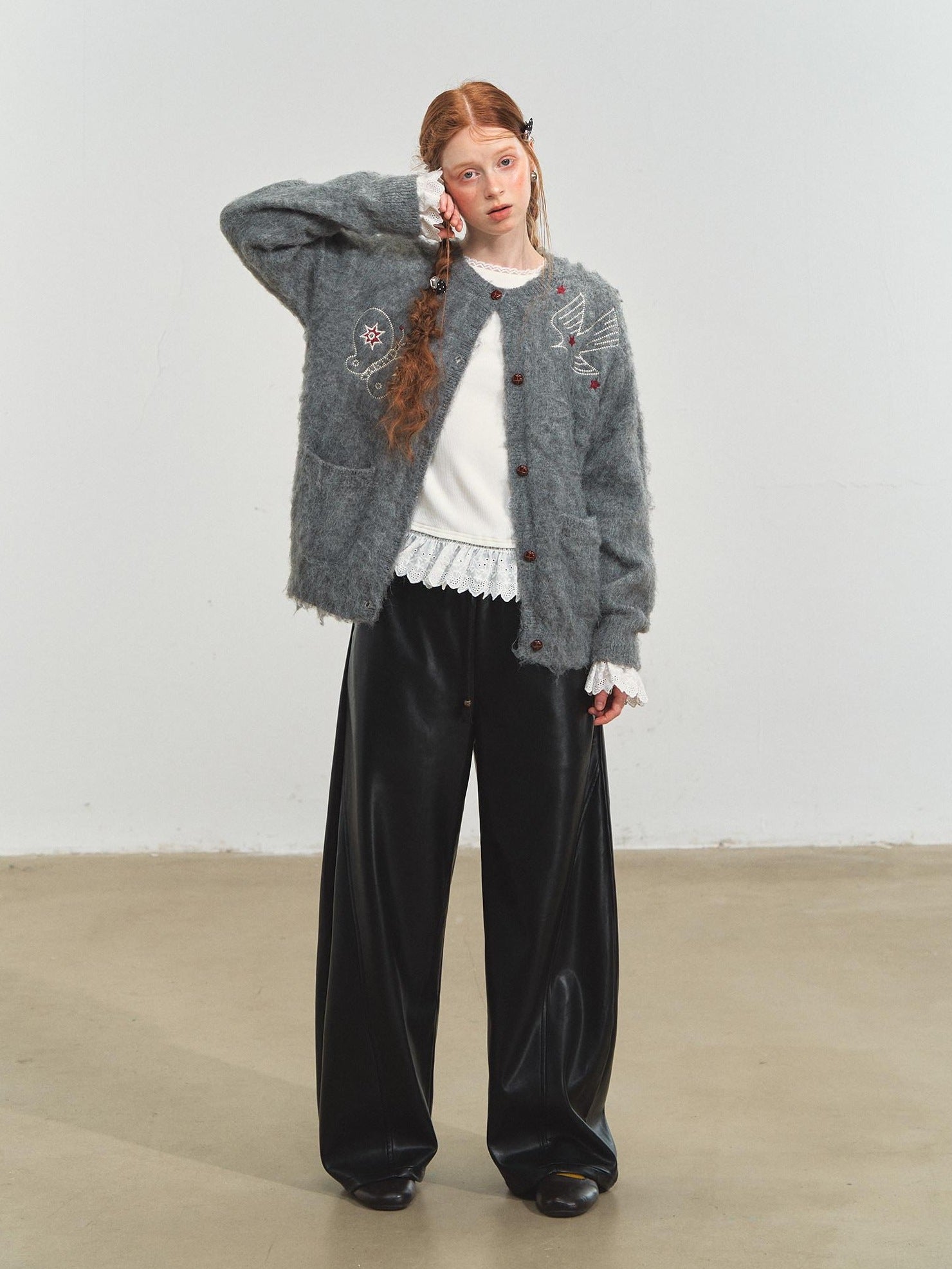 SOMESOWE Minimal Office Butterfly Button V-neck Women Knit Long Sleeve Cardigans