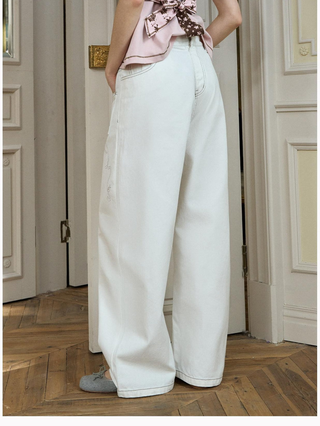 DeleteEx Embroidered Natural Waist Button Fly Micro Stretch Women Black Wide Leg Jeans