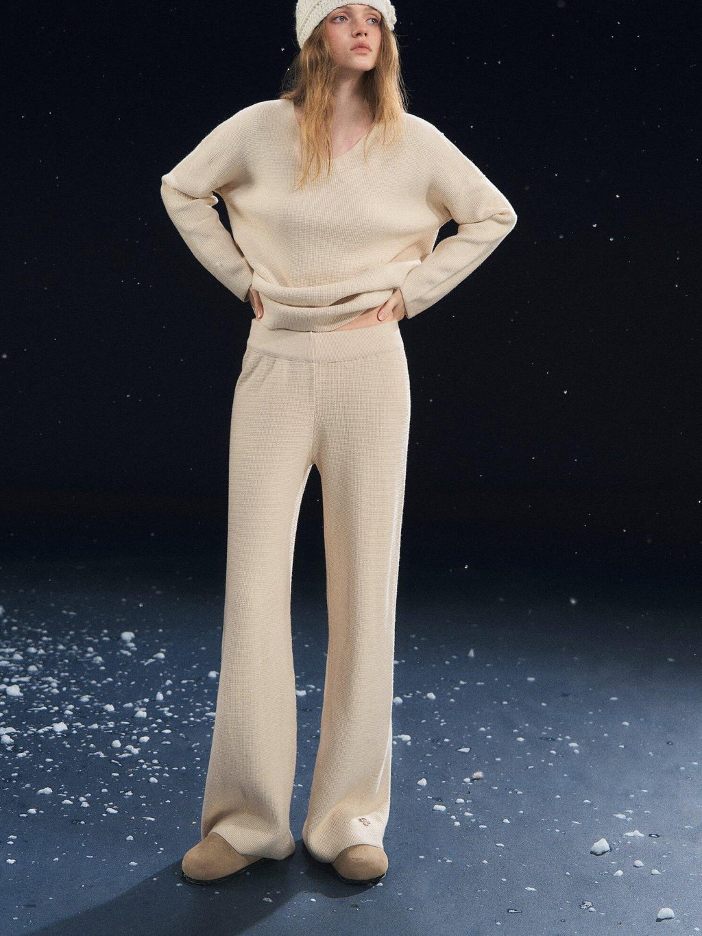 SOMESOWE Slim Fit Cropped V-neck Long Sleeve Casual Solid Two Piece Top & Pants Sets