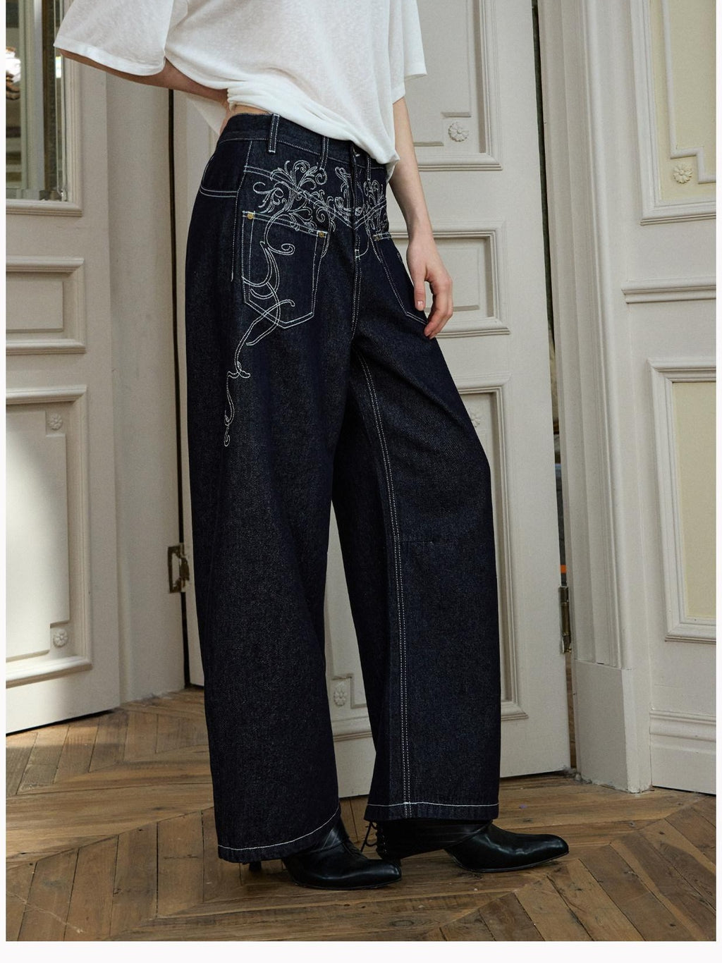 DeleteEx Embroidered Natural Waist Button Fly Micro Stretch Women Black Wide Leg Jeans
