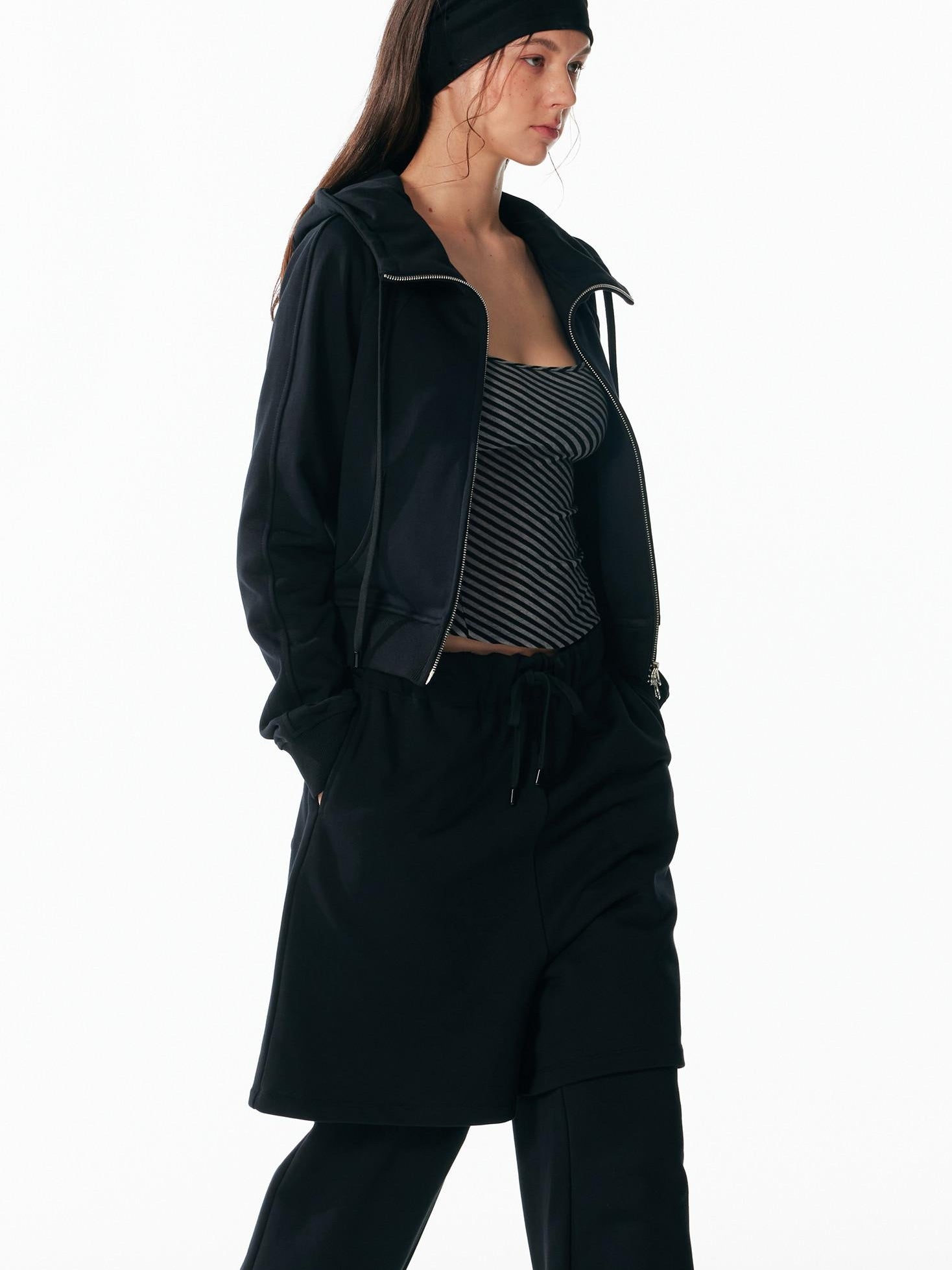 ALINNVSTUDIO Slim Fit Zip Up Cropped Hooded Streetwear Urban Solid Color Hoodie