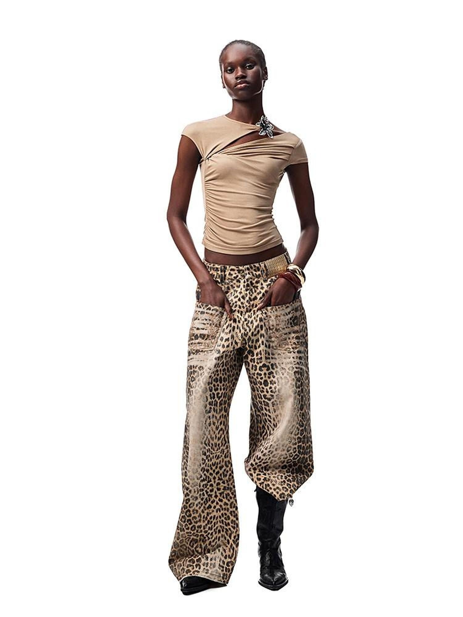 1JINN STUDIO Moisture Wicking Eco Slim Ruched Panel Cross Print Short Sleeve T-Shirts