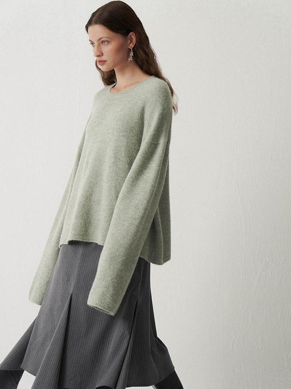 someonesometimes Cozy Acrylic Blend Round Neck Mid Length Commuter Knit Pullover Sweaters