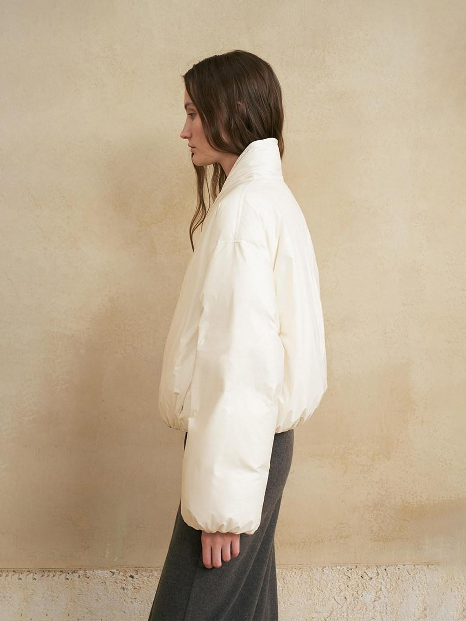 someonesometimes High Fill 90 Percent White Duck Down Slim V-neck Commuter Puffer Jackets