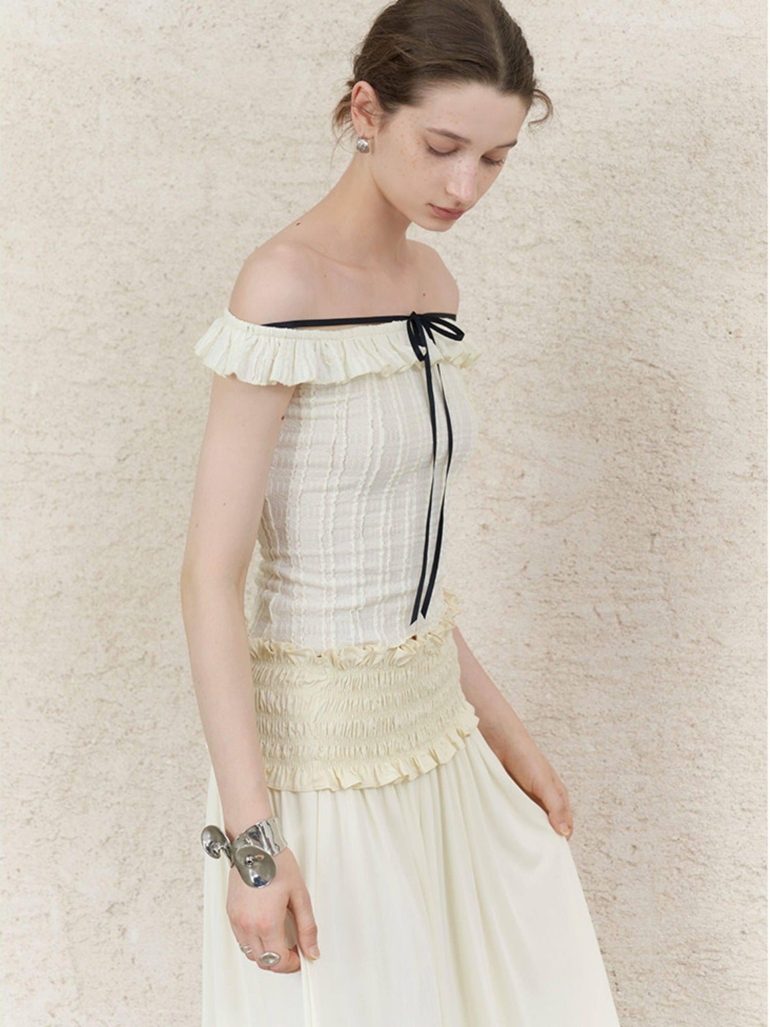 someonesometimes Lace Tie Slim Fit Short Solid Mauve Cream Daily Chic Off Shoulder Crop Tops