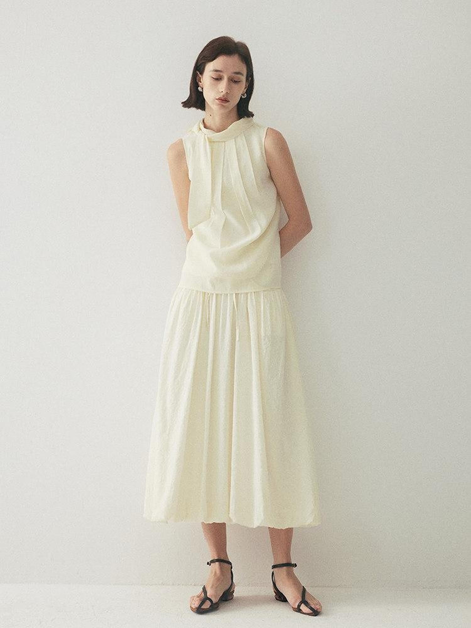 someonesometimes Original Slim Tie Detail Stand Collar Sleeveless Cream Pullover Top & Skirt Sets