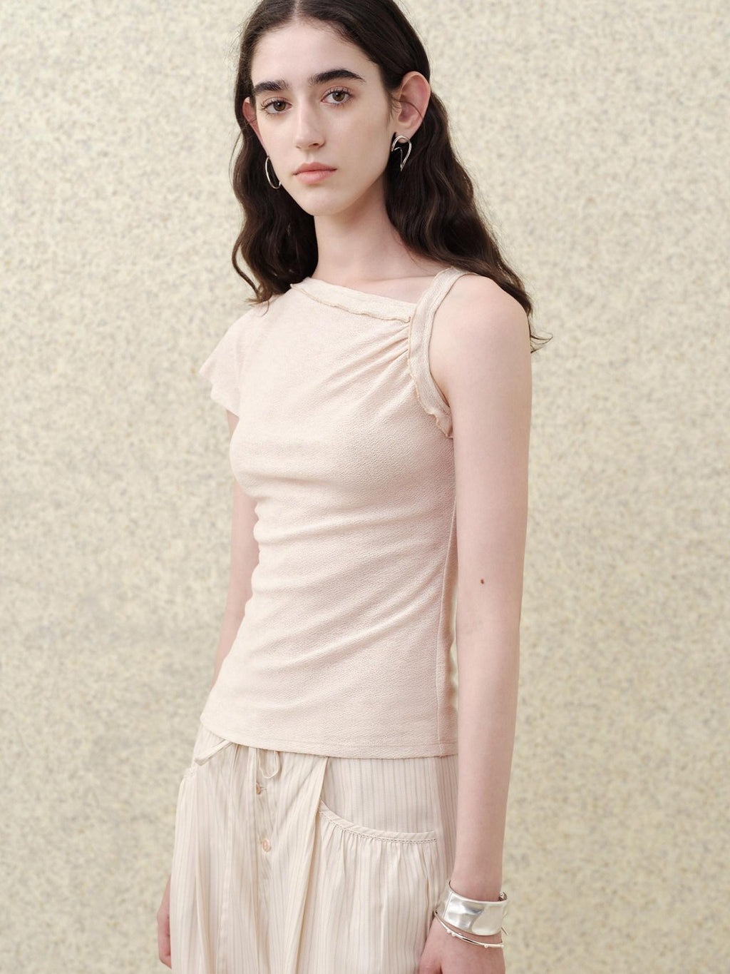 someonesometimes Soft Cotton Blend Slim Fit Casual Low Scoop Neck Women Short Sleeve T-Shirts