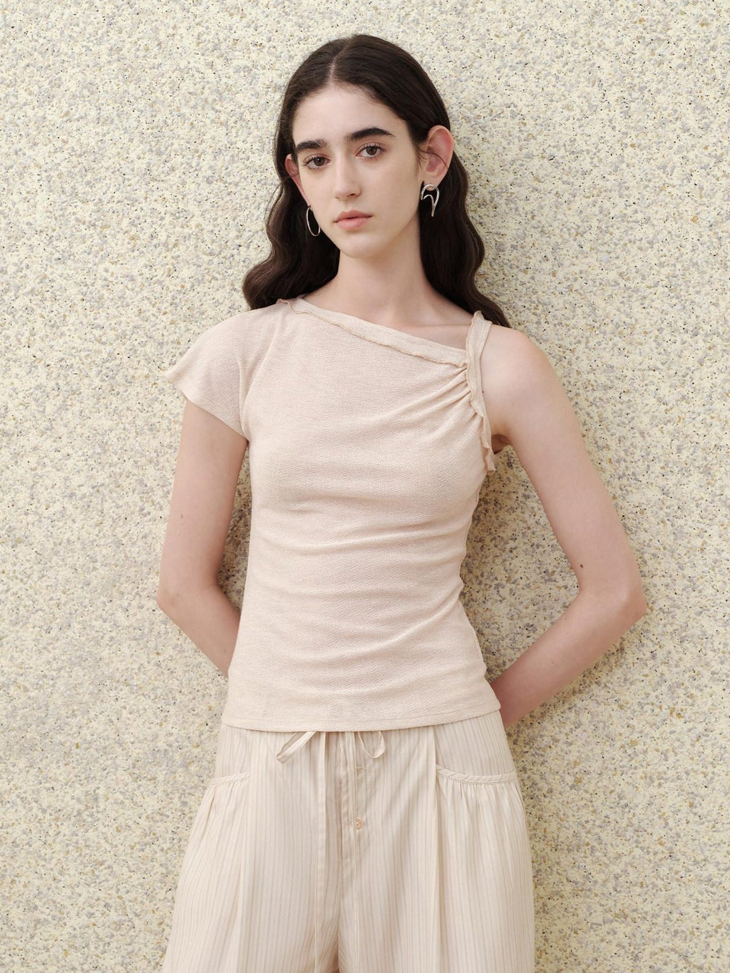 someonesometimes Soft Cotton Blend Slim Fit Casual Low Scoop Neck Women Short Sleeve T-Shirts