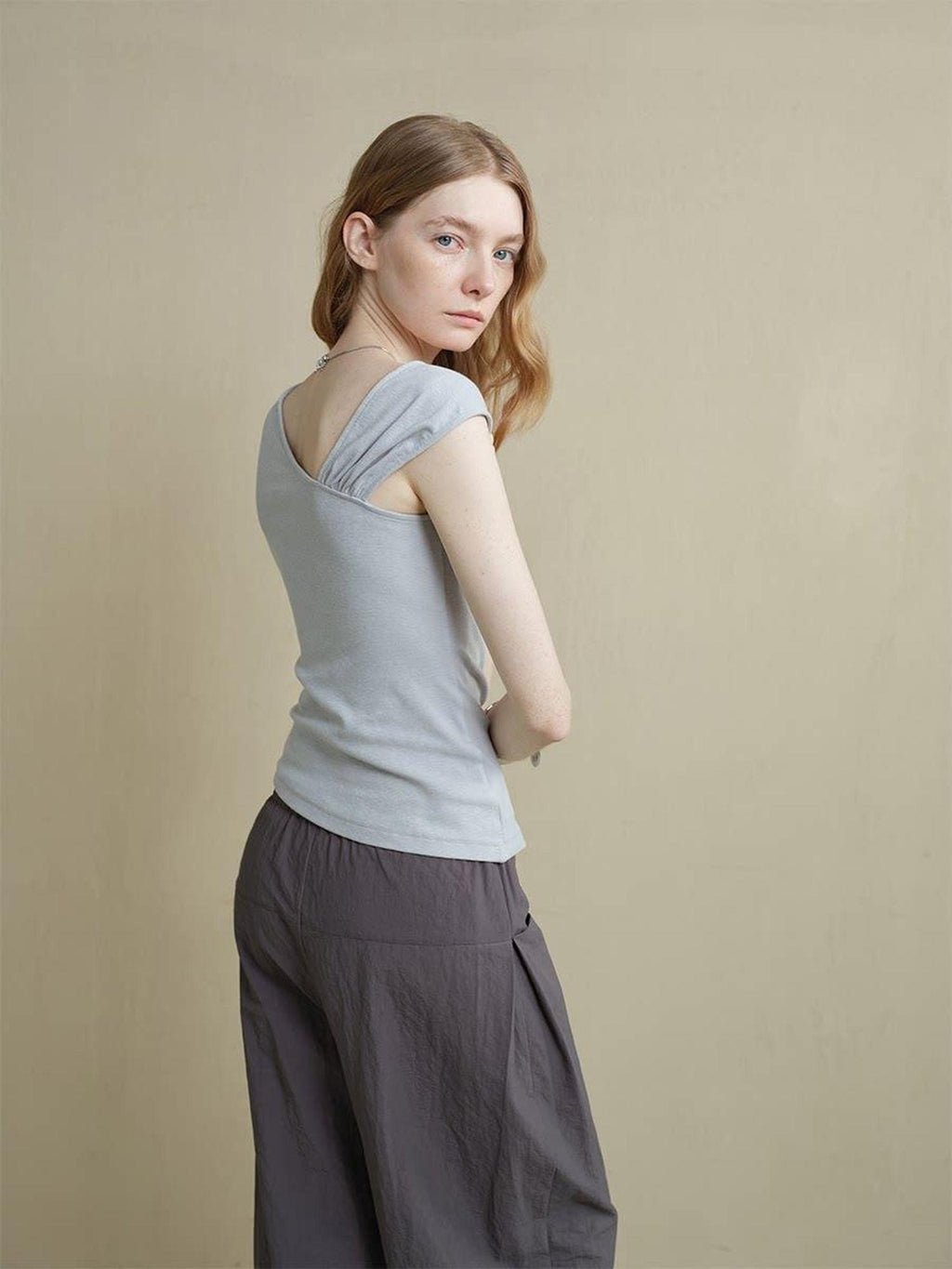 someonesometimes Versatile Patchwork Slim Asymmetric Shoulder Women Solid Short Sleeve T-Shirts